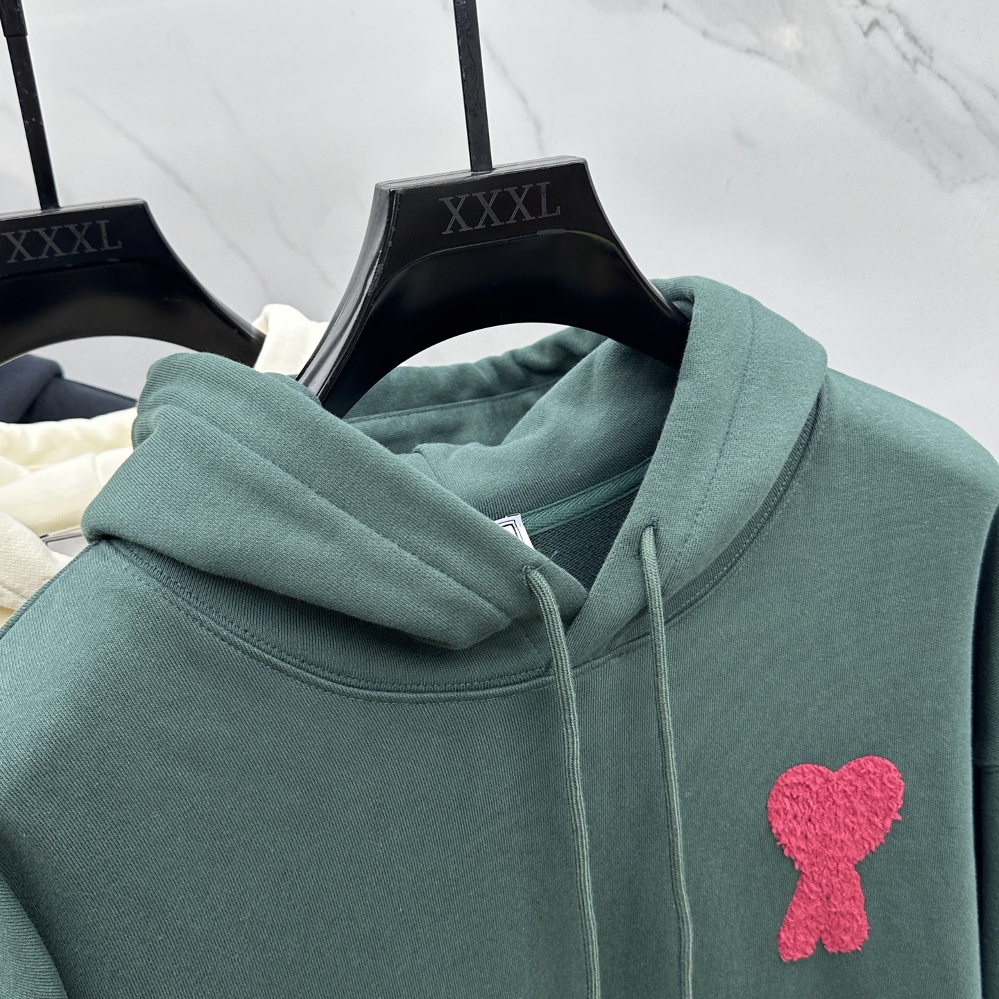 🆕AMI 24FW早秋新款连帽卫衣，男女同款！独特吸引人的眼球，这一款卫衣品相品质都在线，舒适度，一如既