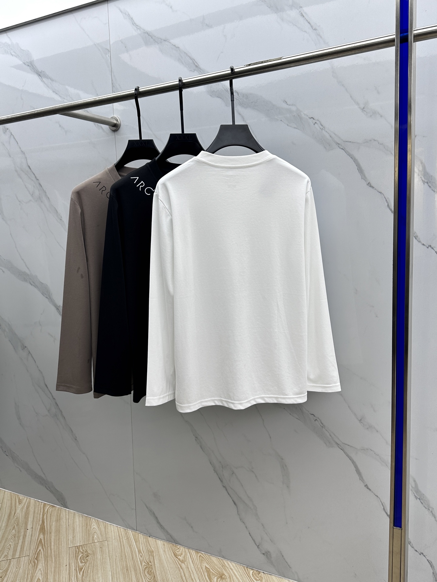 🆕ARCTERY*始祖鸟 2025SS秋季新款棉质长袖 T 恤，以当季色调传递典雅韵味，成就日常搭配佳选