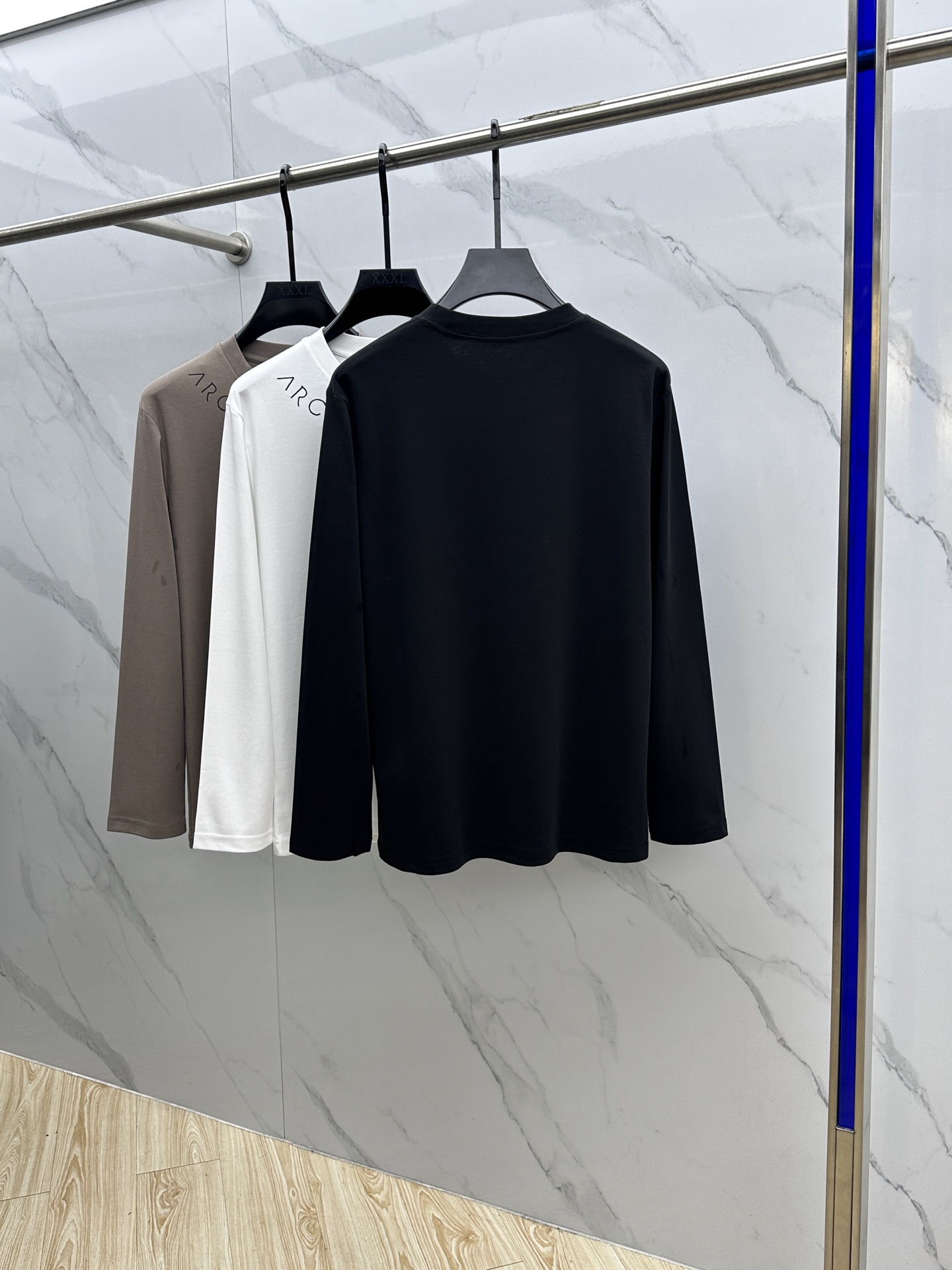 🆕ARCTERY*始祖鸟 2025SS秋季新款棉质长袖 T 恤，以当季色调传递典雅韵味，成就日常搭配佳选