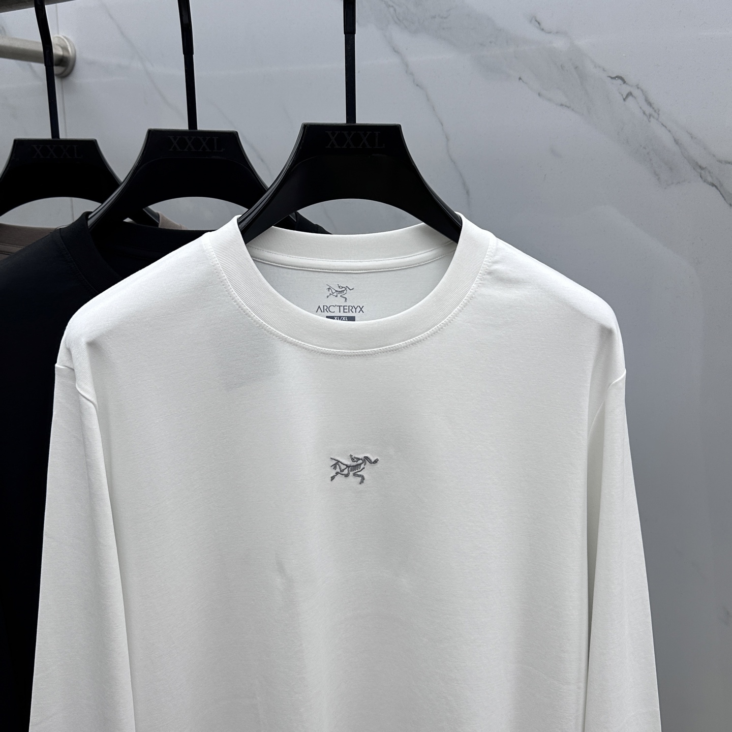 🆕ARCTERY*始祖鸟 2025SS秋季新款棉质长袖 T 恤，以当季色调传递典雅韵味，成就日常搭配佳选