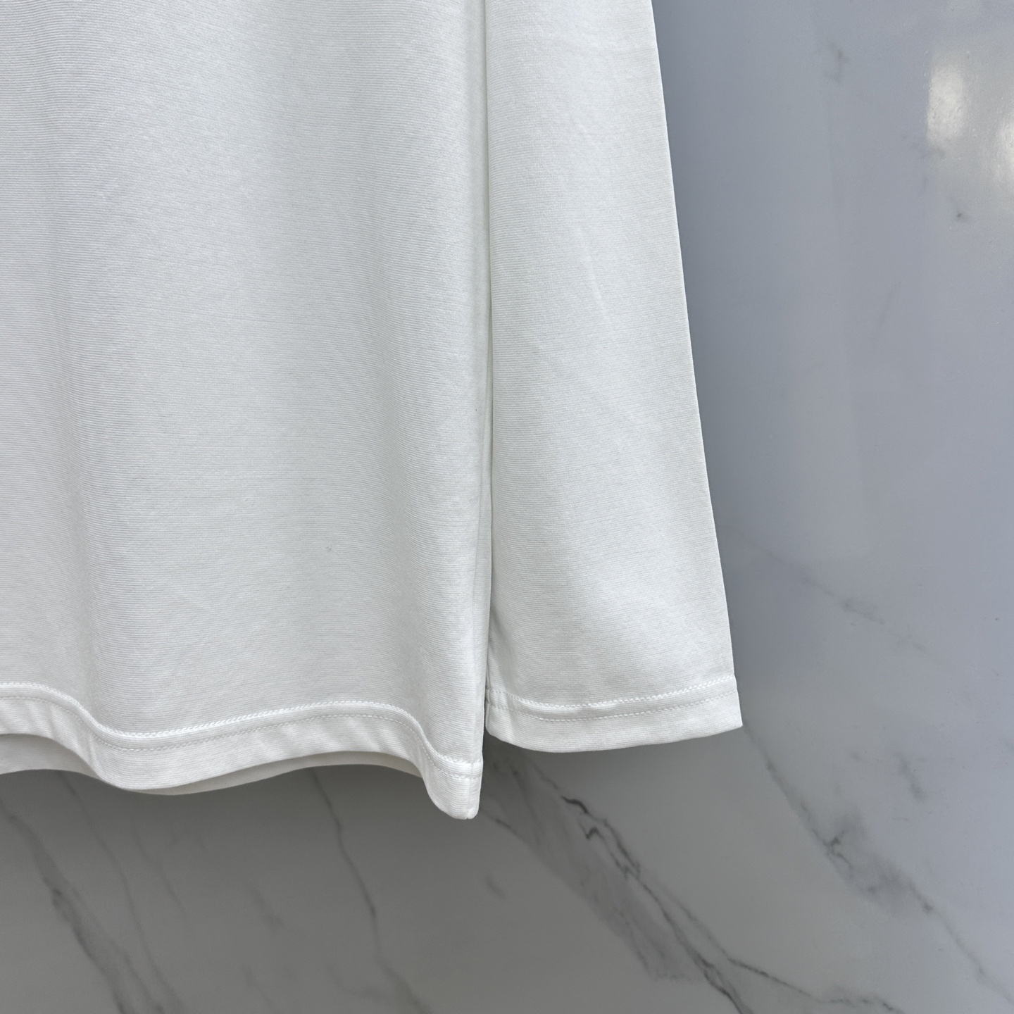 🆕ARCTERY*始祖鸟 2025SS秋季新款棉质长袖 T 恤，以当季色调传递典雅韵味，成就日常搭配佳选