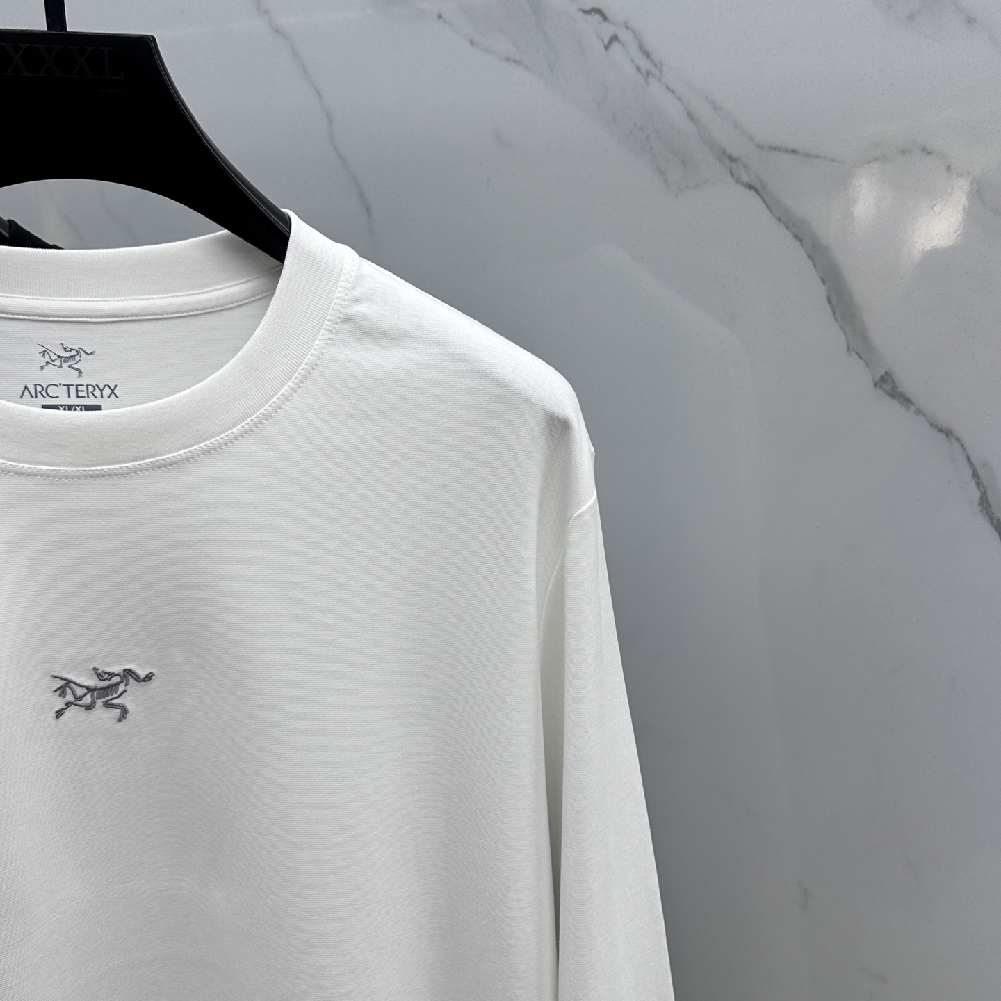 🆕ARCTERY*始祖鸟 2025SS秋季新款棉质长袖 T 恤，以当季色调传递典雅韵味，成就日常搭配佳选