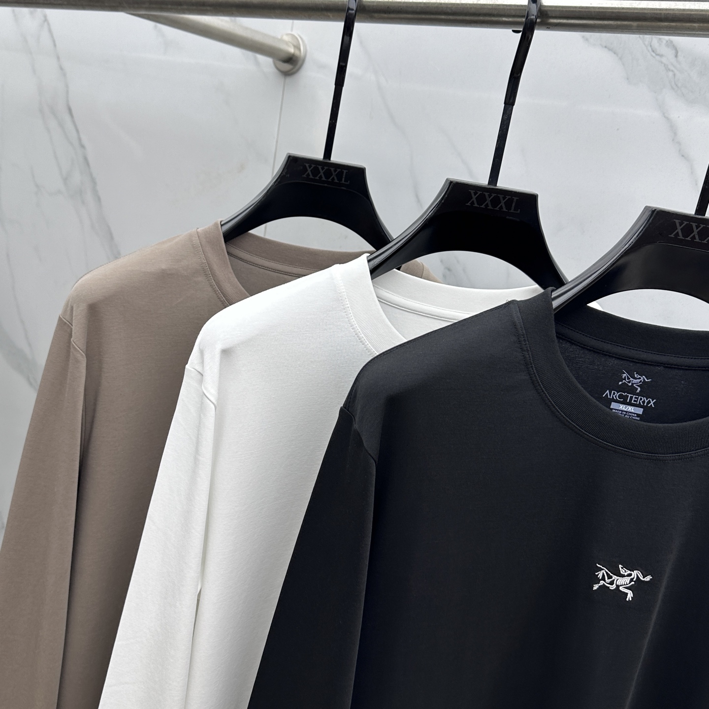 🆕ARCTERY*始祖鸟 2025SS秋季新款棉质长袖 T 恤，以当季色调传递典雅韵味，成就日常搭配佳选