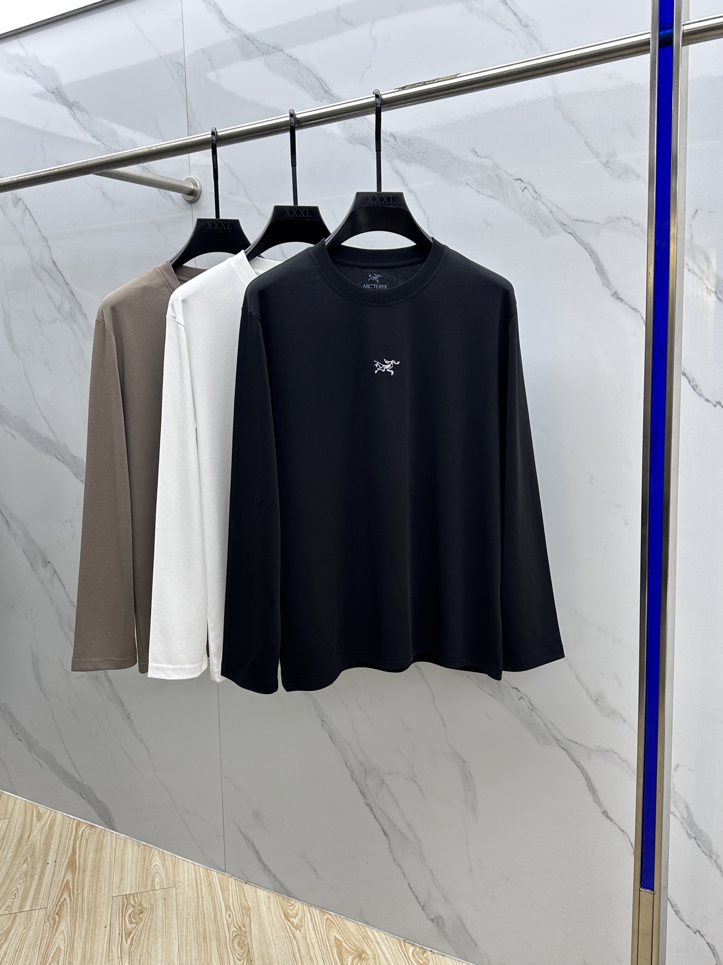 🆕ARCTERY*始祖鸟 2025SS秋季新款棉质长袖 T 恤，以当季色调传递典雅韵味，成就日常搭配佳选