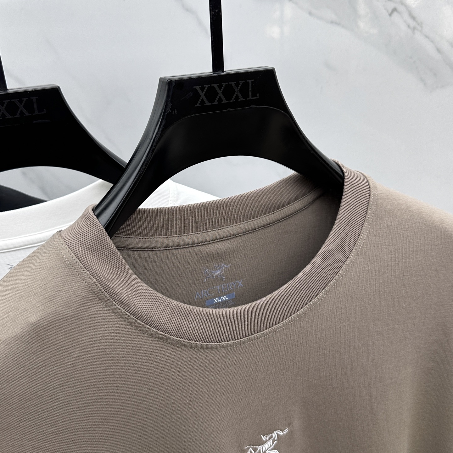 🆕ARCTERY*始祖鸟 2025SS秋季新款棉质长袖 T 恤，以当季色调传递典雅韵味，成就日常搭配佳选