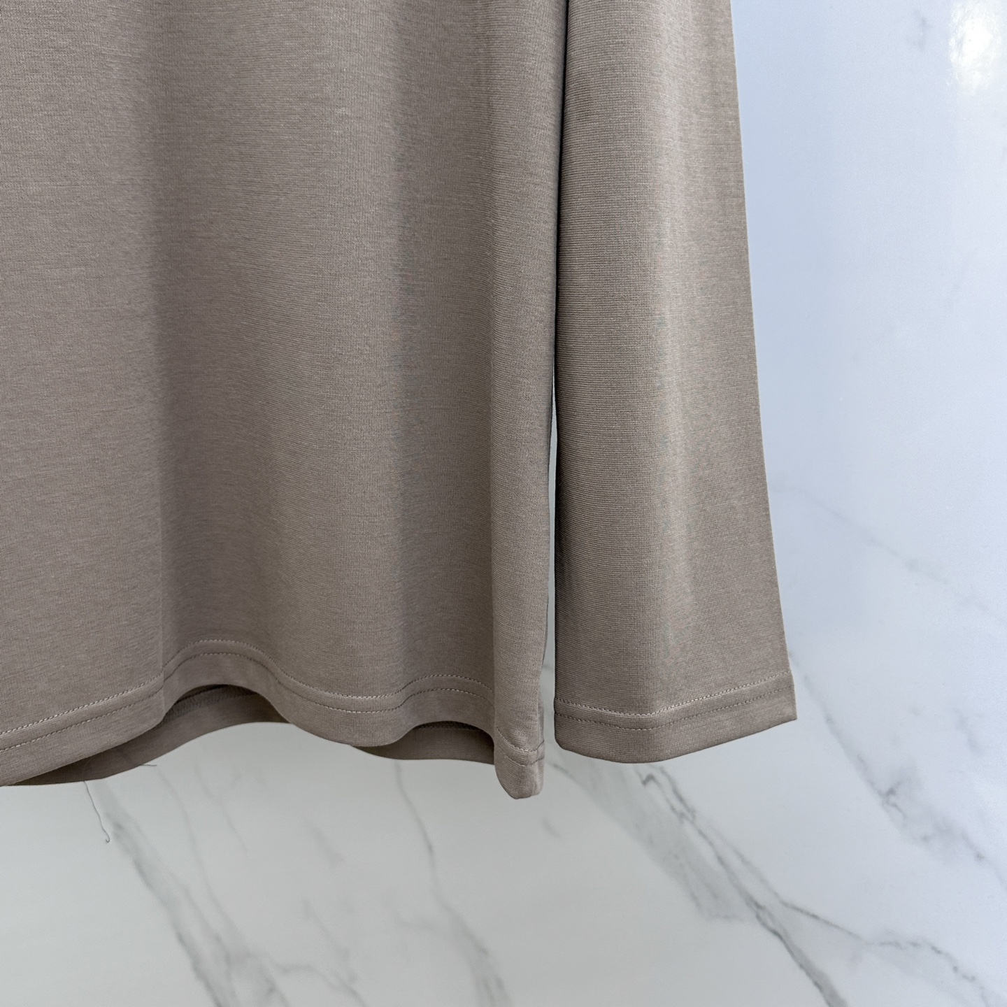 🆕ARCTERY*始祖鸟 2025SS秋季新款棉质长袖 T 恤，以当季色调传递典雅韵味，成就日常搭配佳选