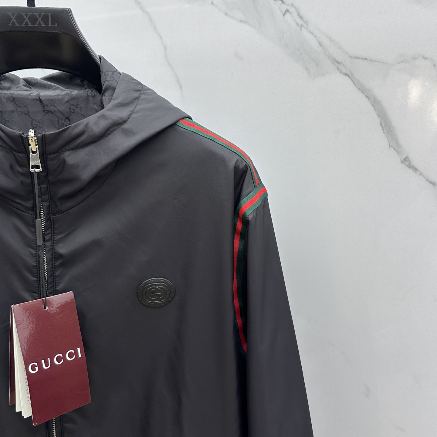 🆕Gucci古驰（双面）G家男士早秋新品双G logo外套如一道优雅的风景线，悄然进入人们的视野。这款外