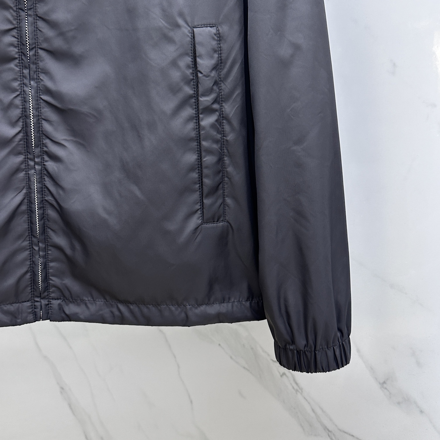 🆕Gucci古驰（双面）G家男士早秋新品双G logo外套如一道优雅的风景线，悄然进入人们的视野。这款外