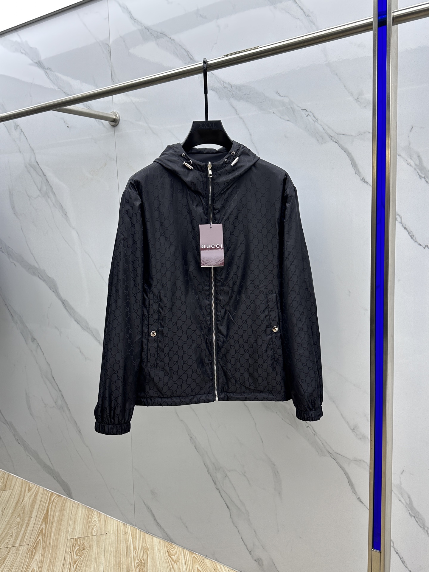 🆕Gucci古驰（双面）G家男士早秋新品双G logo外套如一道优雅的风景线，悄然进入人们的视野。这款外