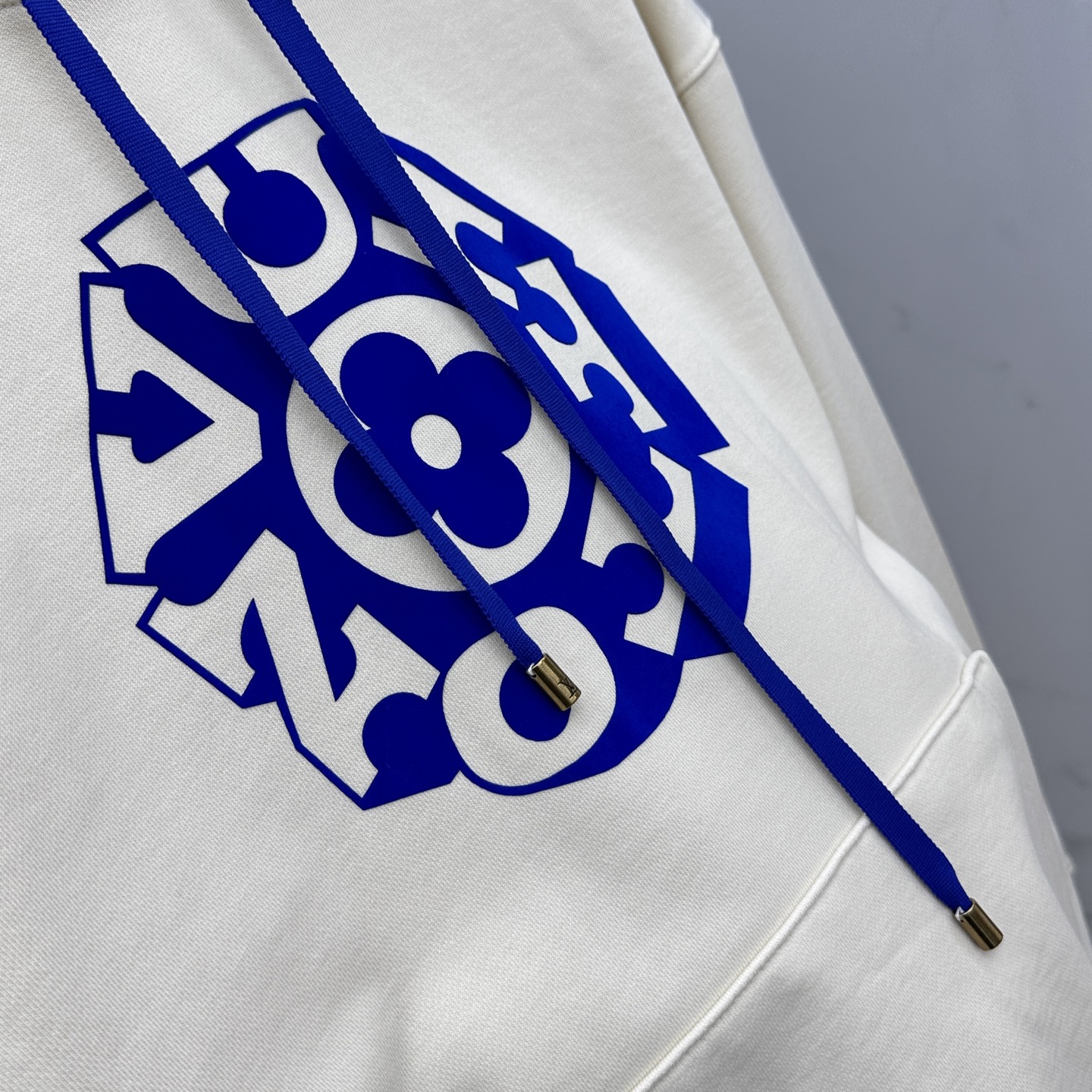 🆕1V*路易威登 24FW早秋新款连帽卫衣，男女同款！独特吸引人的眼球，这一款卫衣品相品质都在线，舒适度