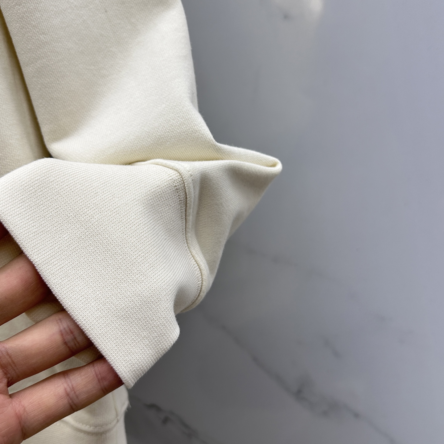 🆕ARIMI 24FW早秋新款连帽卫衣，男女同款！独特吸引人的眼球，这一款卫衣品相品质都在线，舒适度，一