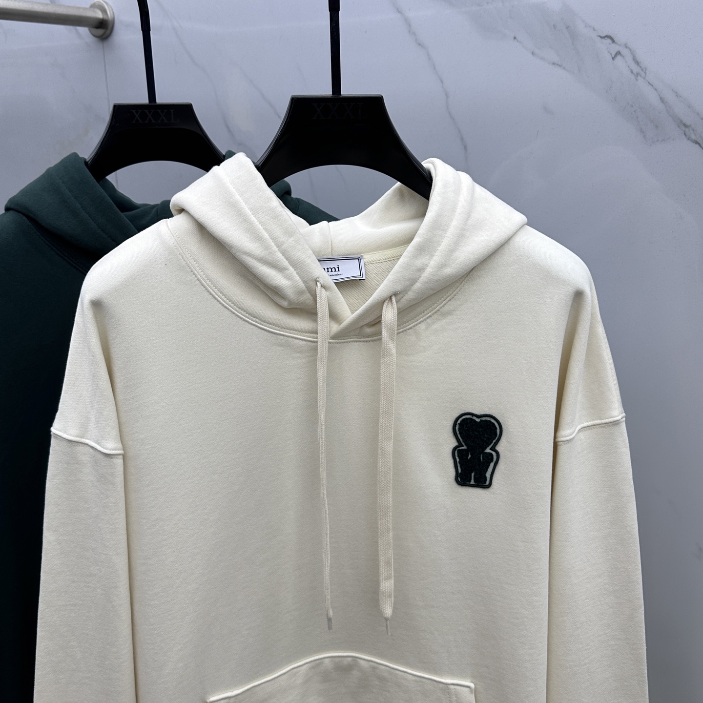 🆕AMI 24FW早秋新款连帽卫衣，男女同款！独特吸引人的眼球，这一款卫衣品相品质都在线，舒适度，一如既