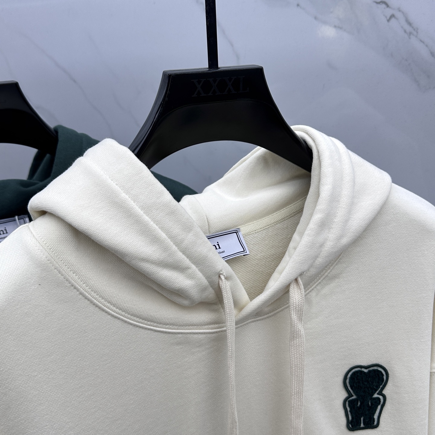 🆕AMI 24FW早秋新款连帽卫衣，男女同款！独特吸引人的眼球，这一款卫衣品相品质都在线，舒适度，一如既