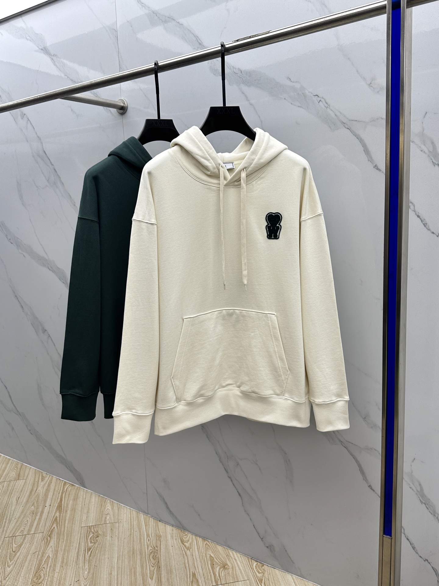 🆕AMI 24FW早秋新款连帽卫衣，男女同款！独特吸引人的眼球，这一款卫衣品相品质都在线，舒适度，一如既