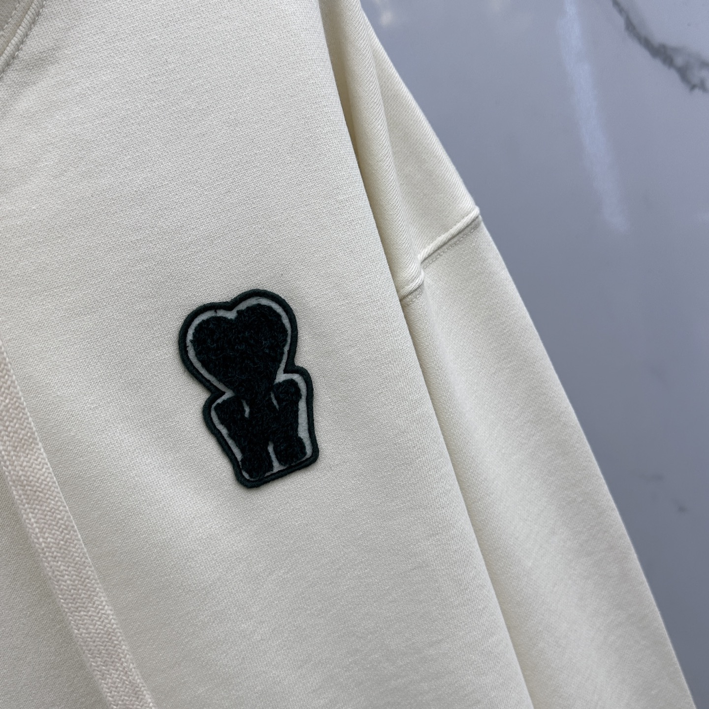 🆕AMI 24FW早秋新款连帽卫衣，男女同款！独特吸引人的眼球，这一款卫衣品相品质都在线，舒适度，一如既