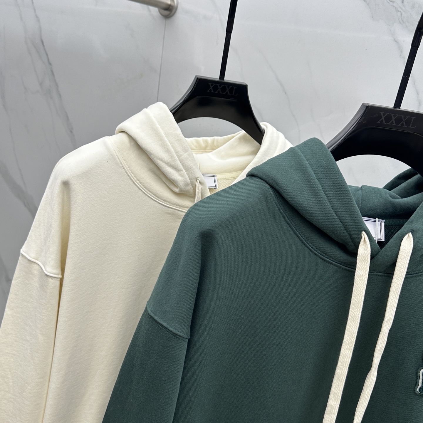 🆕AMI 24FW早秋新款连帽卫衣，男女同款！独特吸引人的眼球，这一款卫衣品相品质都在线，舒适度，一如既