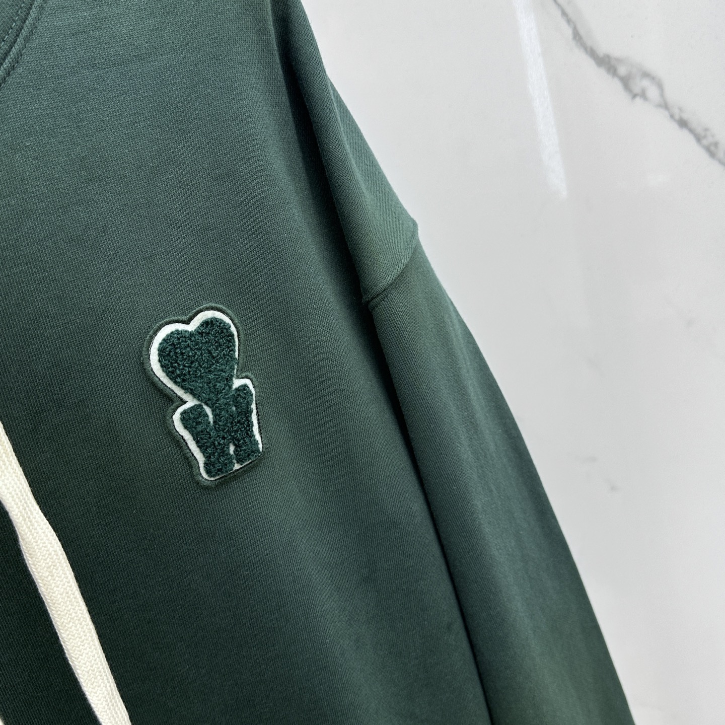 🆕AMI 24FW早秋新款连帽卫衣，男女同款！独特吸引人的眼球，这一款卫衣品相品质都在线，舒适度，一如既