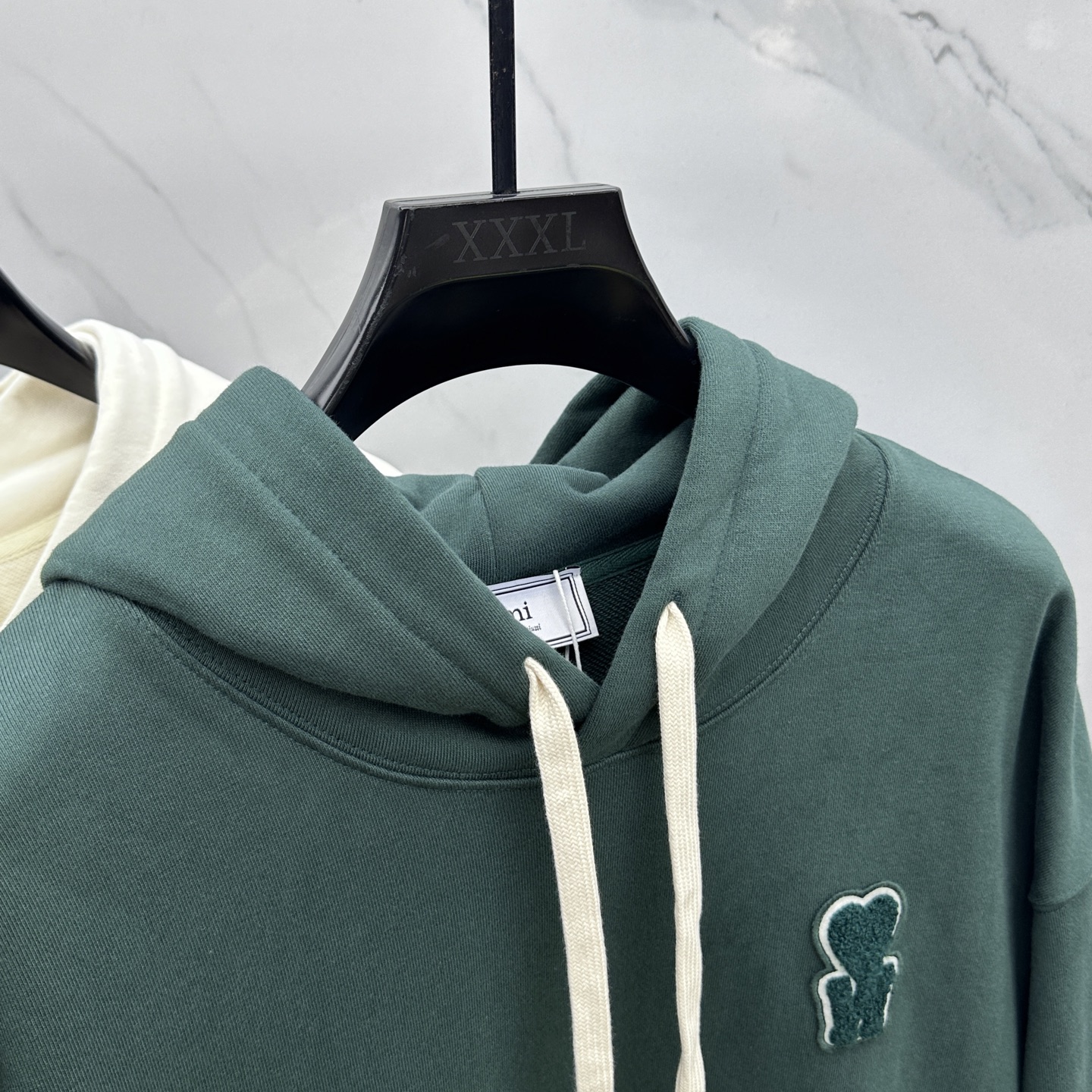 🆕AMI 24FW早秋新款连帽卫衣，男女同款！独特吸引人的眼球，这一款卫衣品相品质都在线，舒适度，一如既