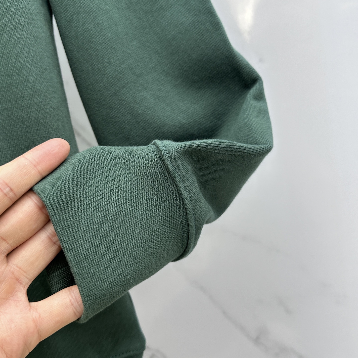 🆕AMI 24FW早秋新款连帽卫衣，男女同款！独特吸引人的眼球，这一款卫衣品相品质都在线，舒适度，一如既