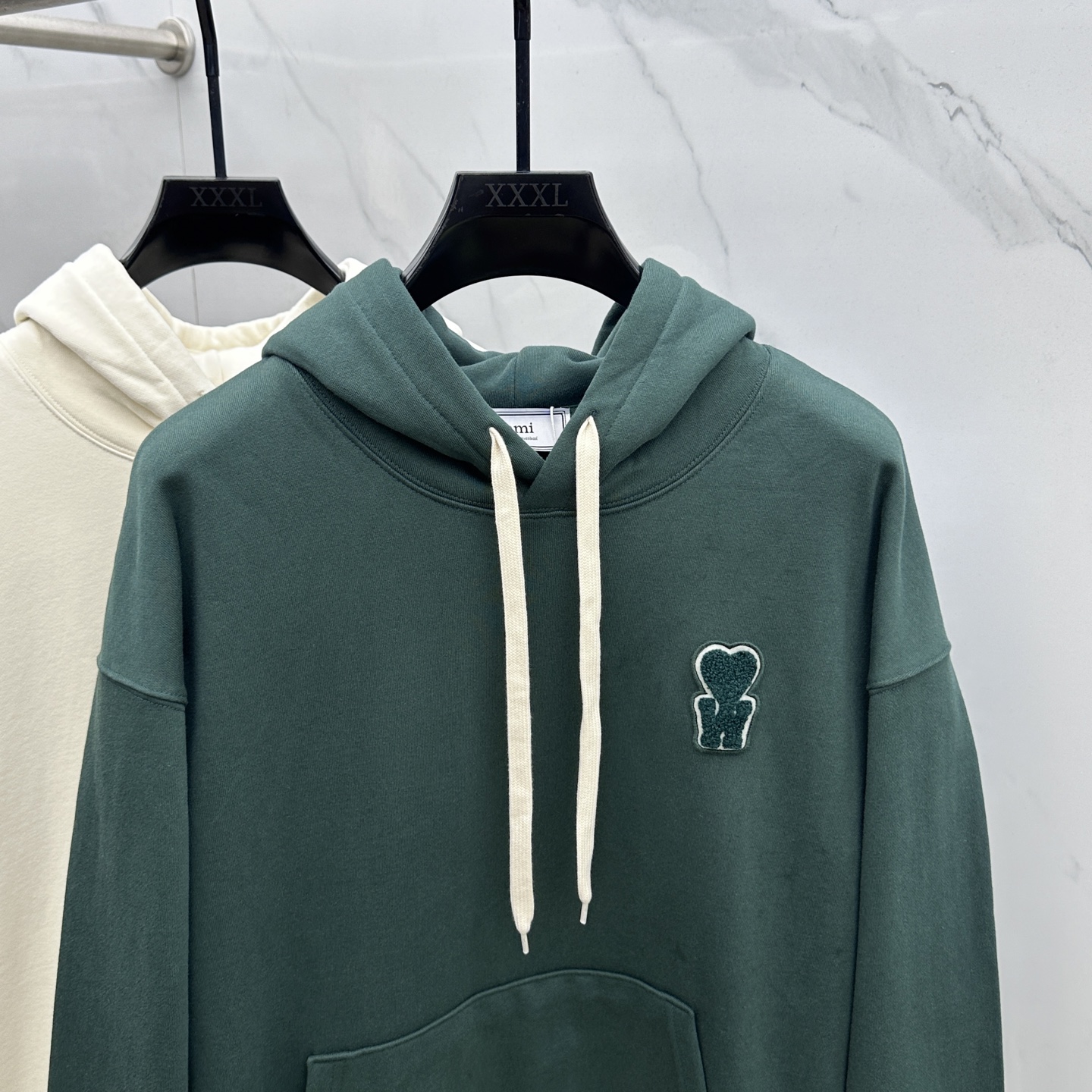 🆕AMI 24FW早秋新款连帽卫衣，男女同款！独特吸引人的眼球，这一款卫衣品相品质都在线，舒适度，一如既