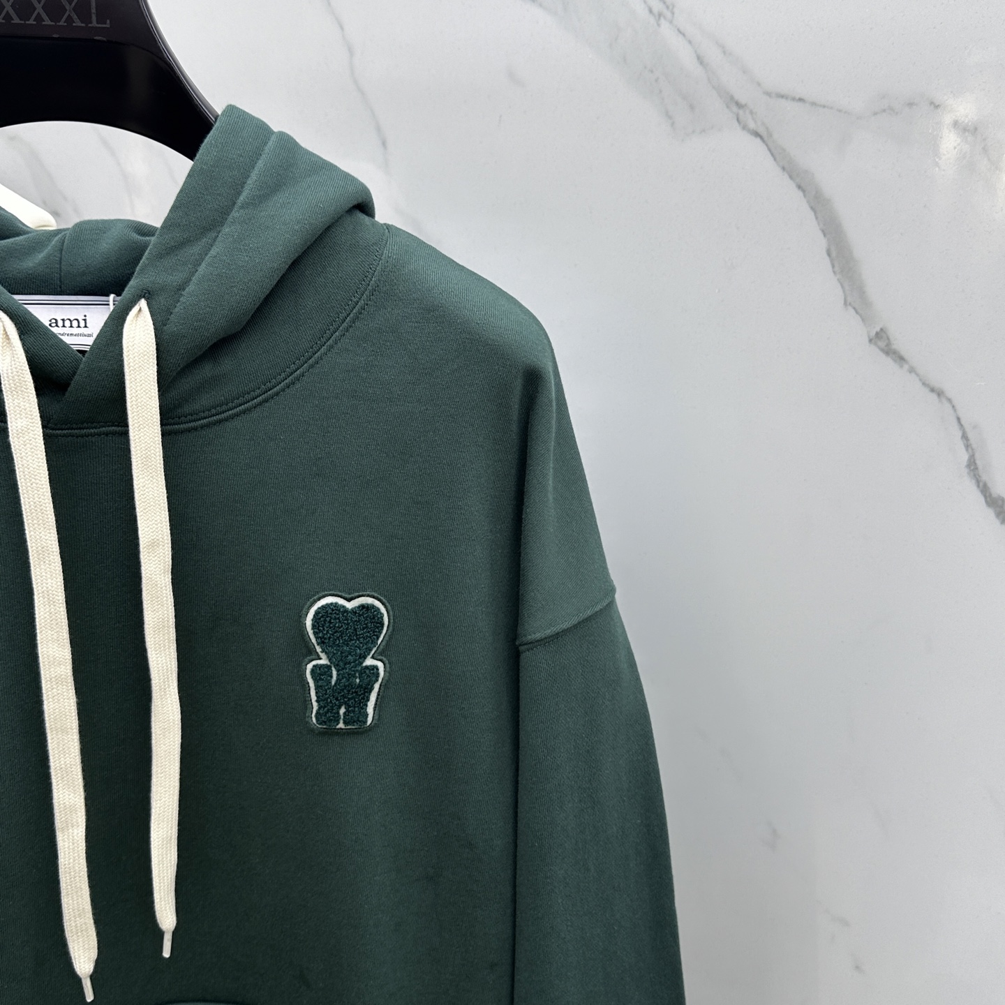 🆕AMI 24FW早秋新款连帽卫衣，男女同款！独特吸引人的眼球，这一款卫衣品相品质都在线，舒适度，一如既