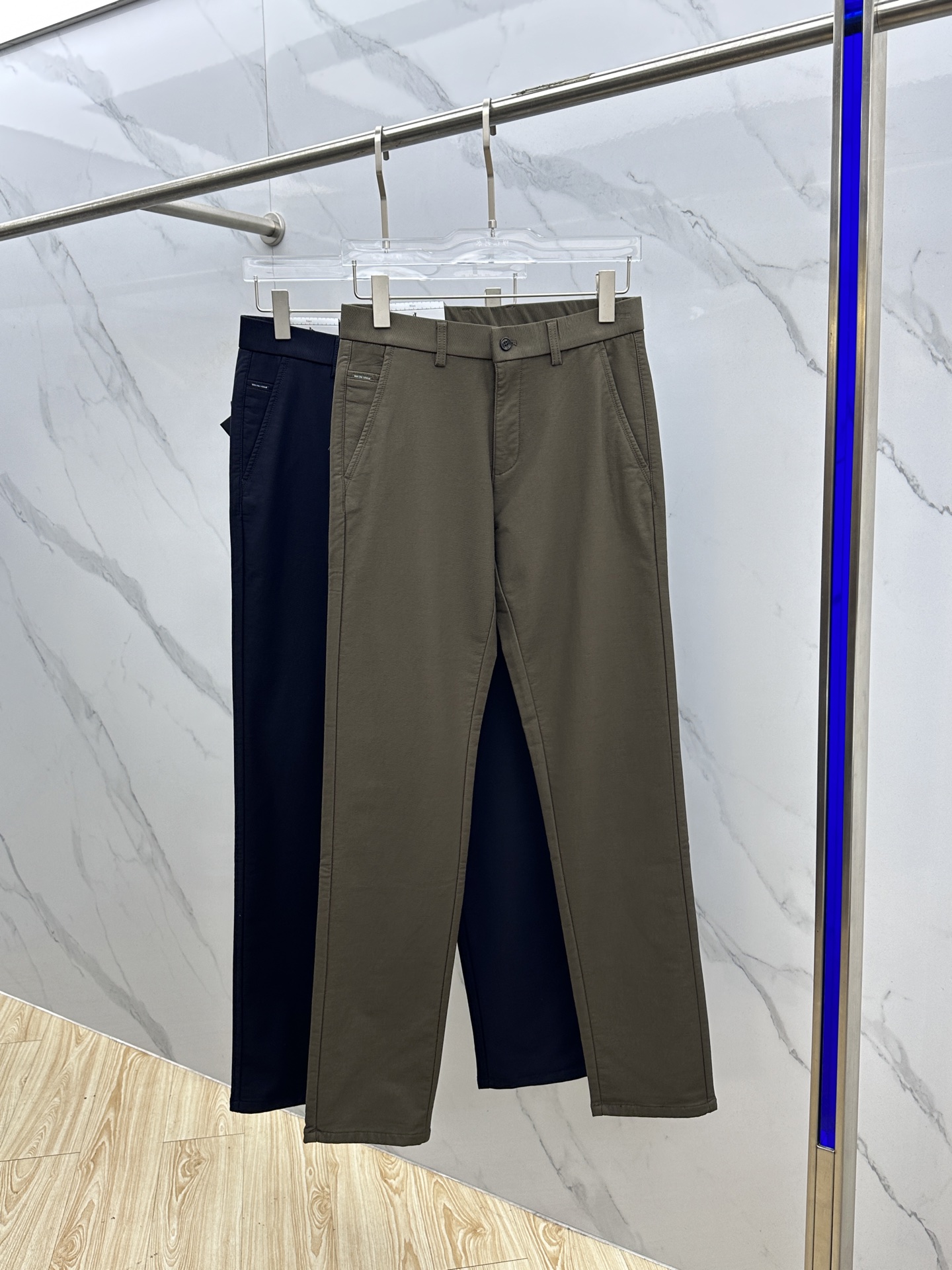 🆕Prad*普拉达 2025早秋新品休闲裤西裤，官网同步发售，裤身工艺设计，进口客供辅料、面料定制，代工