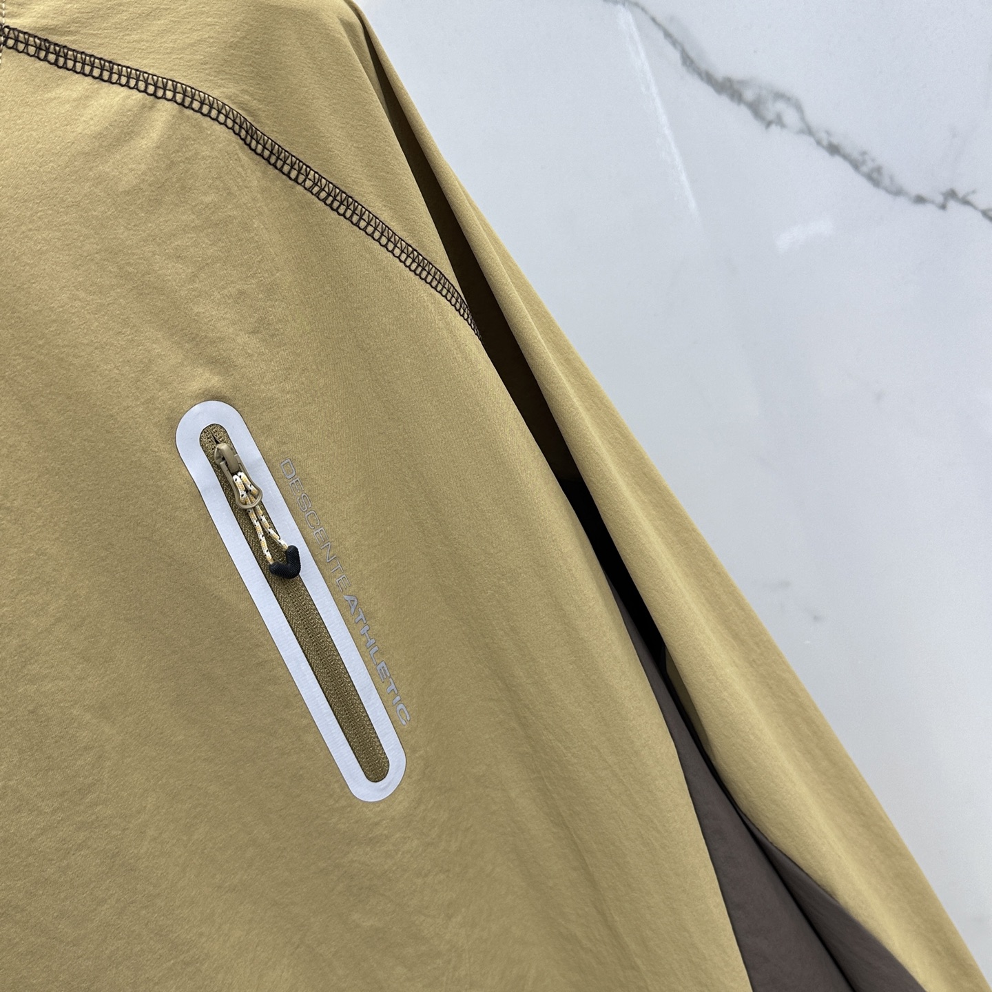 🆕DESCENTE迪桑特 2025SS秋季新款户外速干长袖 T 恤，轻量特训综速干衣，环保科技面料。以当