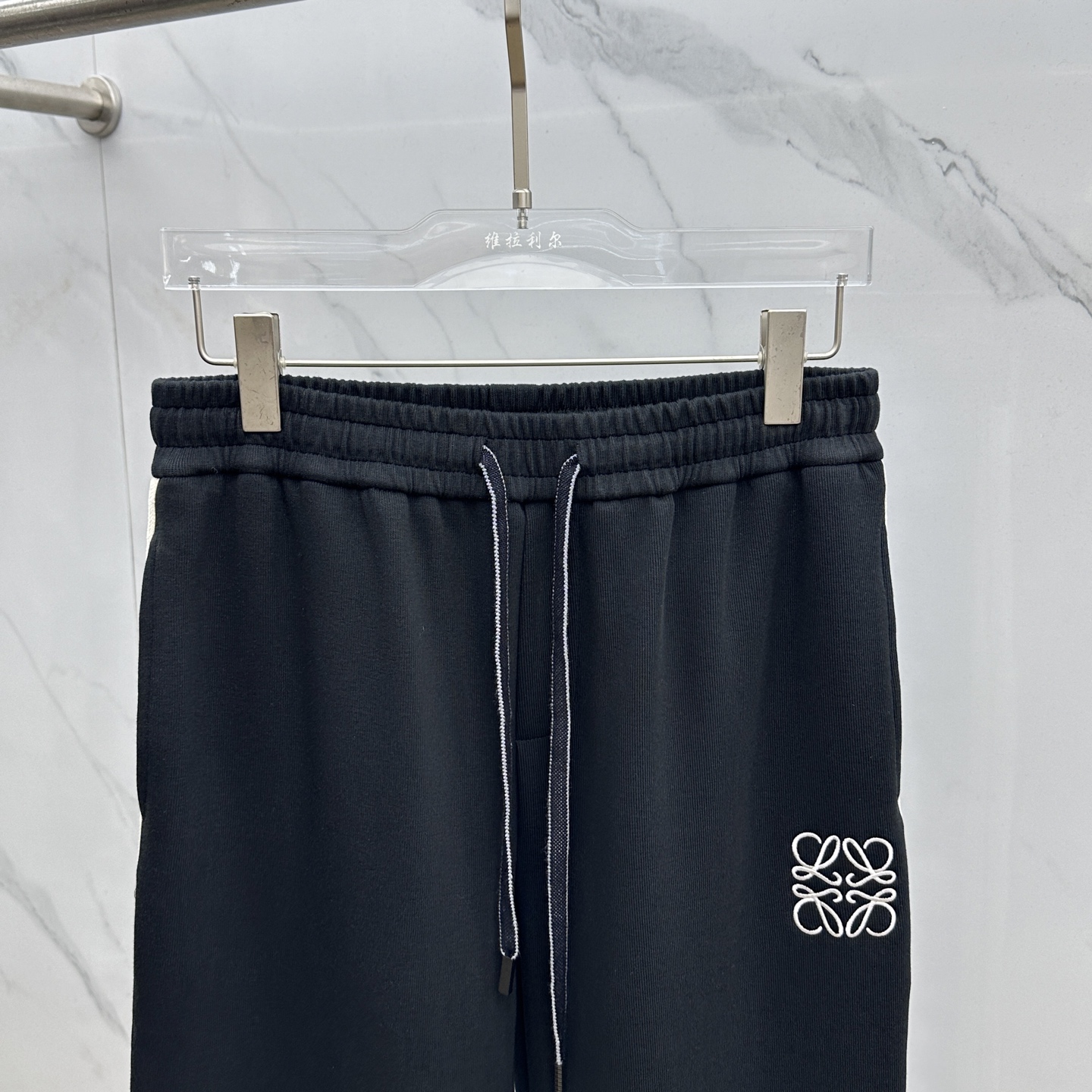 🆕罗意威 Loewe 2025秋冬新款休闲裤 立体刺绣定位LOGO 高端版本，定制面料 透气舒适度高，细