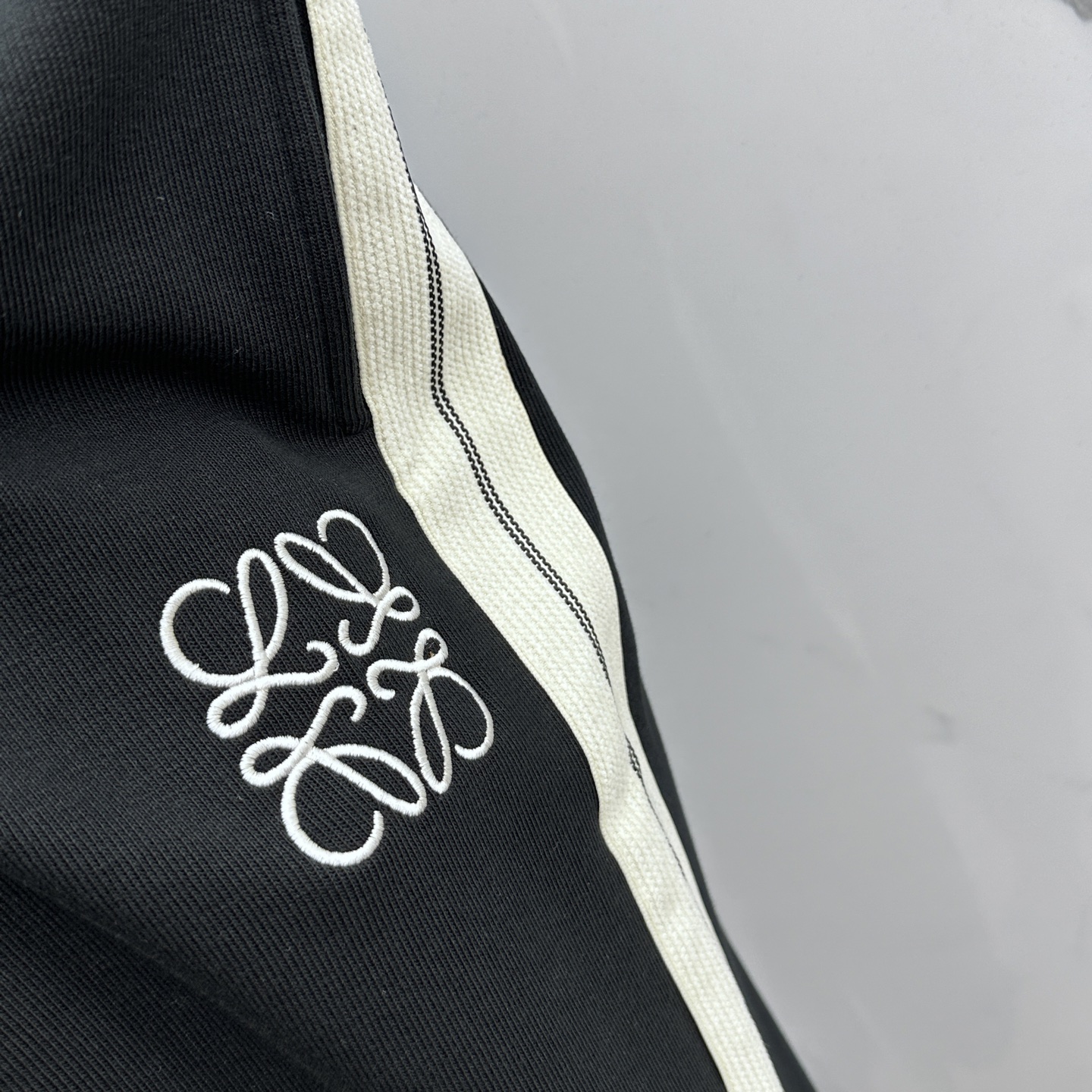 🆕罗意威 Loewe 2025秋冬新款休闲裤 立体刺绣定位LOGO 高端版本，定制面料 透气舒适度高，细