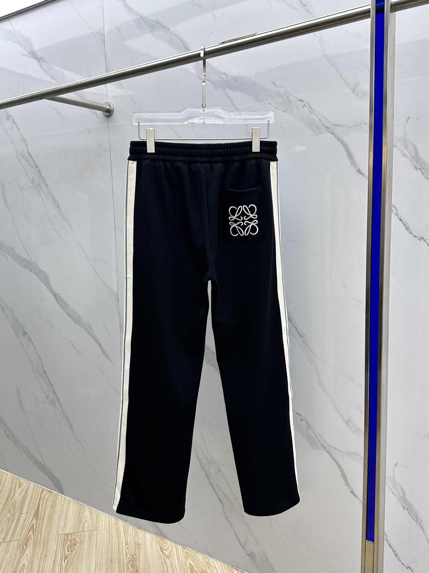 🆕罗意威 Loewe 2025秋冬新款休闲裤 立体刺绣定位LOGO 高端版本，定制面料 透气舒适度高，细