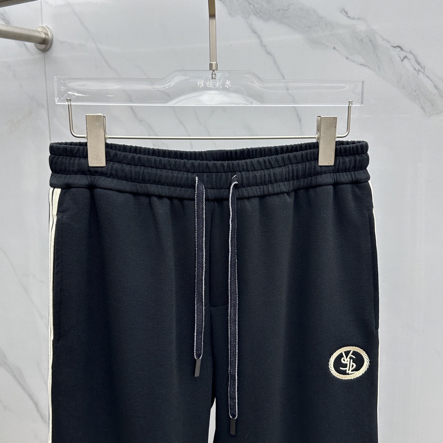 🆕YSL 圣罗兰 2025秋冬新款休闲裤 立体刺绣定位LOGO 高端版本，定制面料 透气舒适度高，细节无