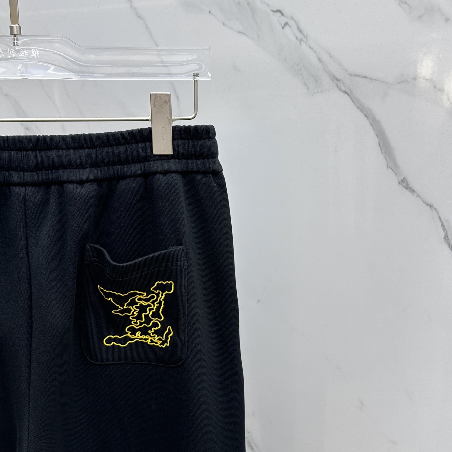 🆕1V*路易威登 2025秋冬新款休闲裤 立体刺绣定位LOGO 高端版本，定制面料 透气舒适度高，细节无