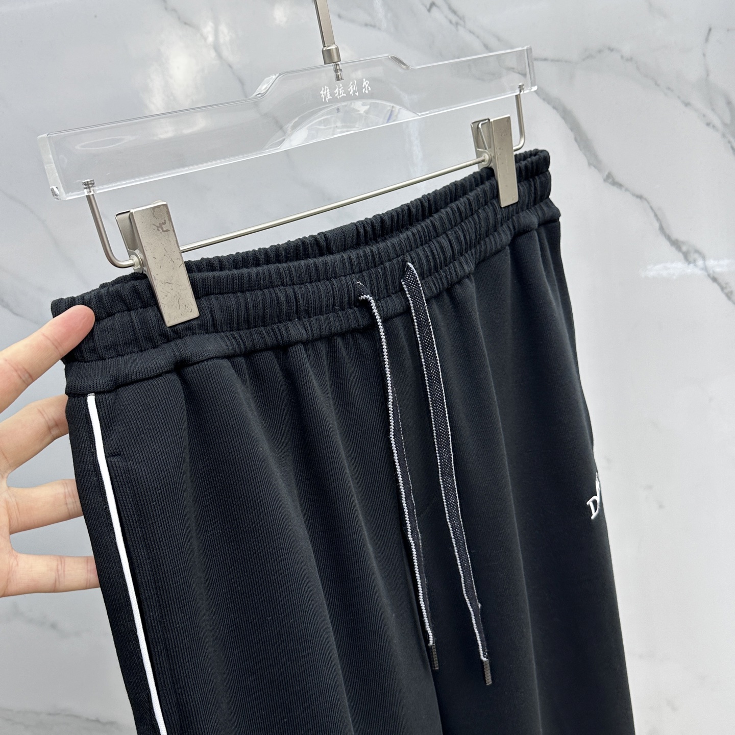 🆕Dior迪奥 2025秋冬新款休闲裤 立体刺绣定位LOGO 高端版本，定制面料 透气舒适度高，细节无可