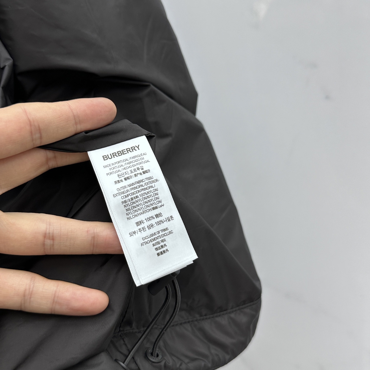 🆕Burberry 巴宝莉 2025Fw新款格纹尼龙立领防晒外套，融入 Burberry 格纹饰带和B 