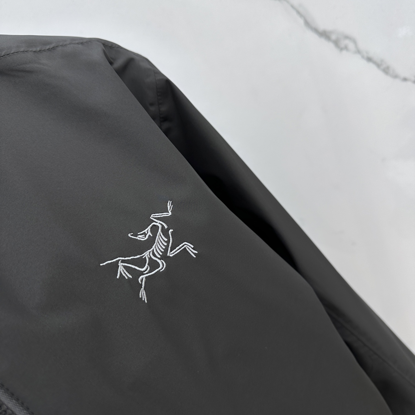 🆕ARCTERYX始祖鸟 SOLANO JAET 防风 男子 软壳夹克 防风，功能多样，防泼水，透气 贴