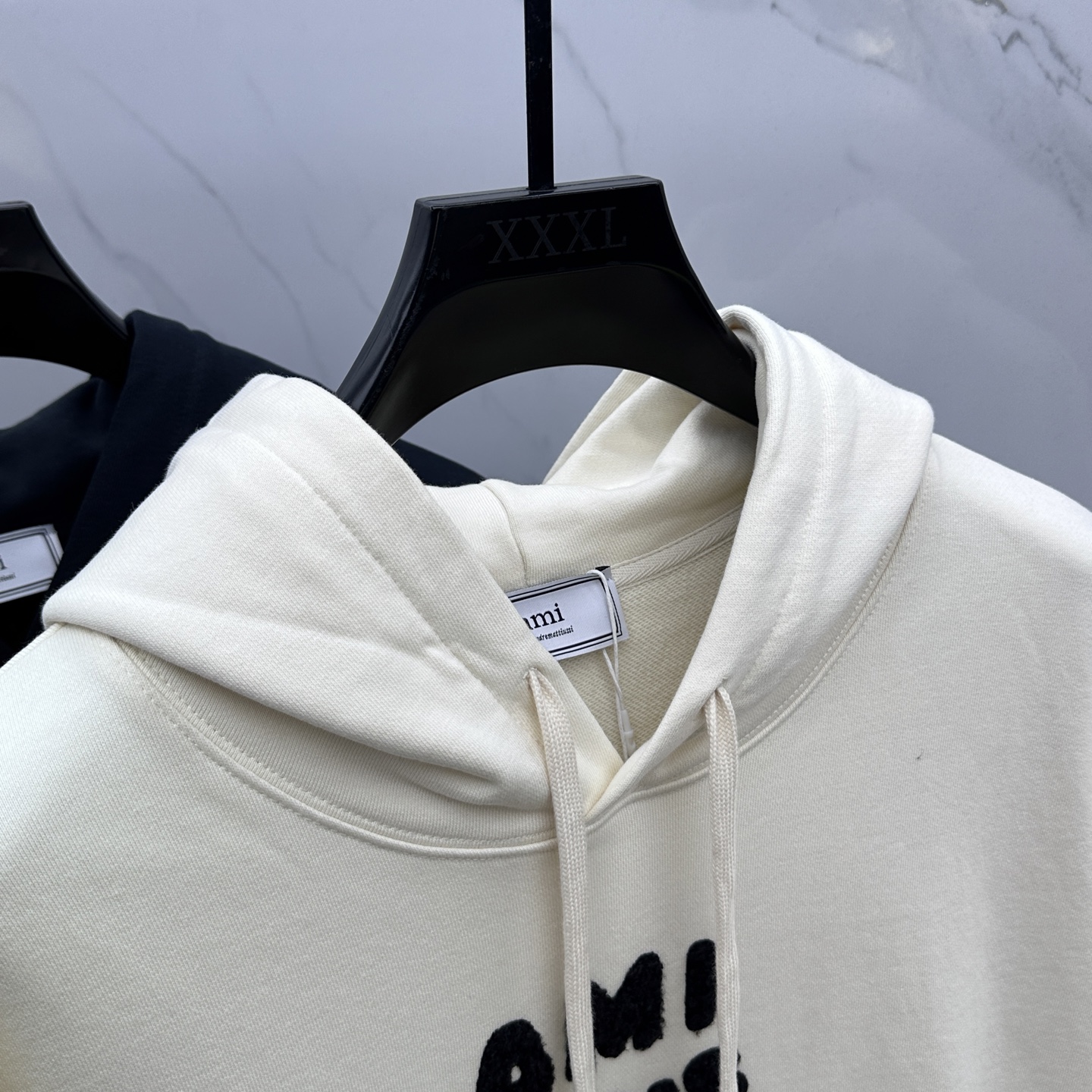 🆕AMI 24FW早秋新款连帽卫衣，男女同款！独特吸引人的眼球，这一款卫衣品相品质都在线，舒适度，一如既