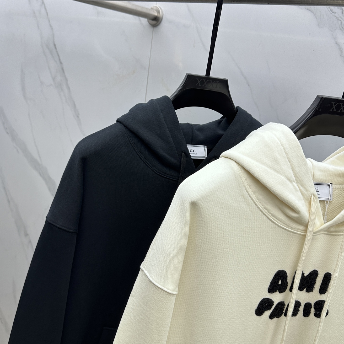 🆕AMI 24FW早秋新款连帽卫衣，男女同款！独特吸引人的眼球，这一款卫衣品相品质都在线，舒适度，一如既