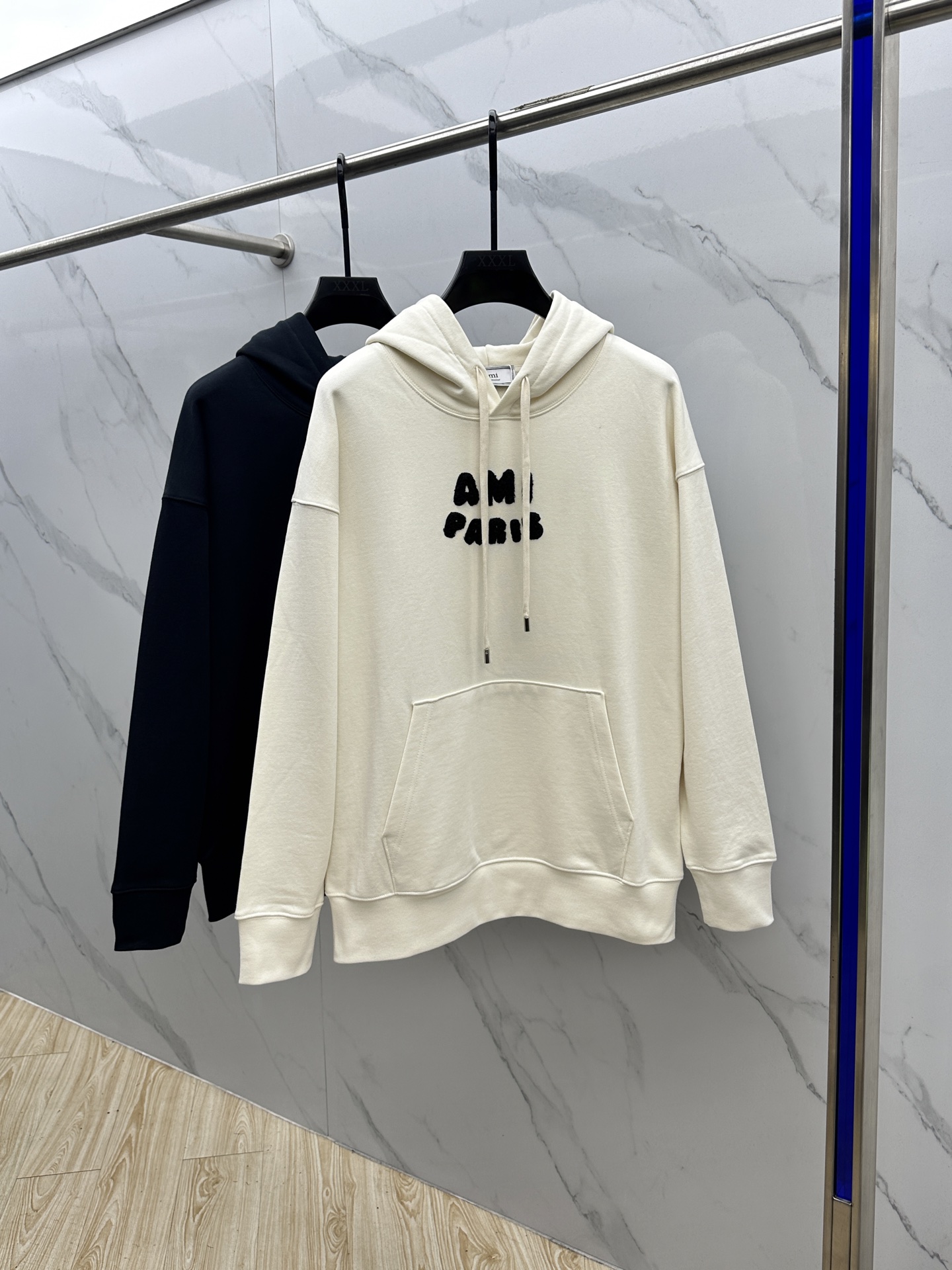 🆕AMI 24FW早秋新款连帽卫衣，男女同款！独特吸引人的眼球，这一款卫衣品相品质都在线，舒适度，一如既