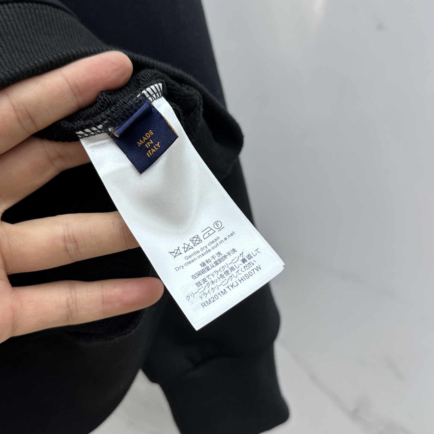 🆕1V*路易威登 2025FW最新款火山🌋刺绣🪡‼️圆领卫衣®宽松版型 采用450克纯棉毛圈面料质感很好