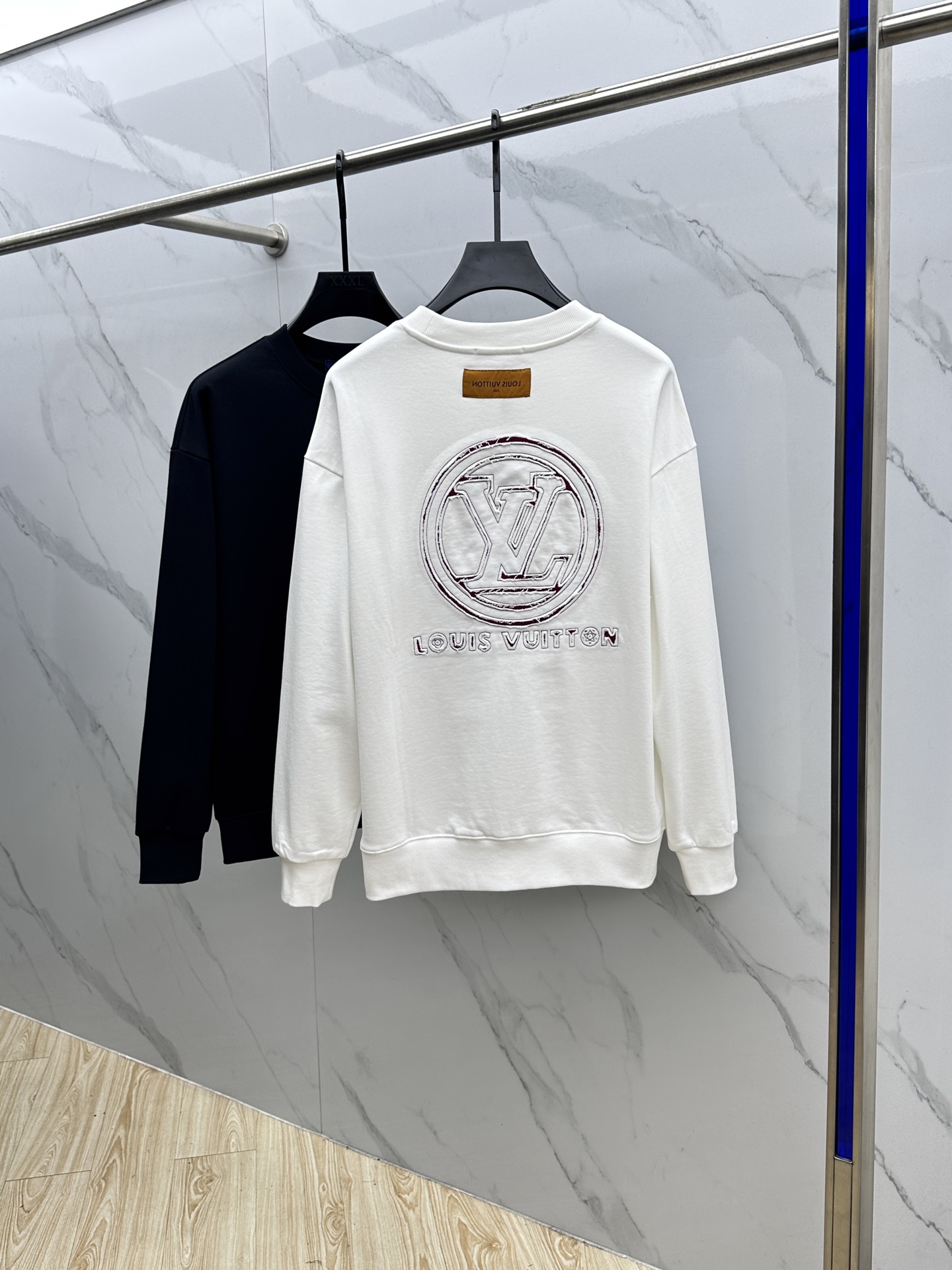 🆕1V*路易威登 前后幅乎剪烧花帖布磨烂刺绣🪡‼️圆领卫衣*定织定染420g毛毛圈全棉面料制成，面料手感