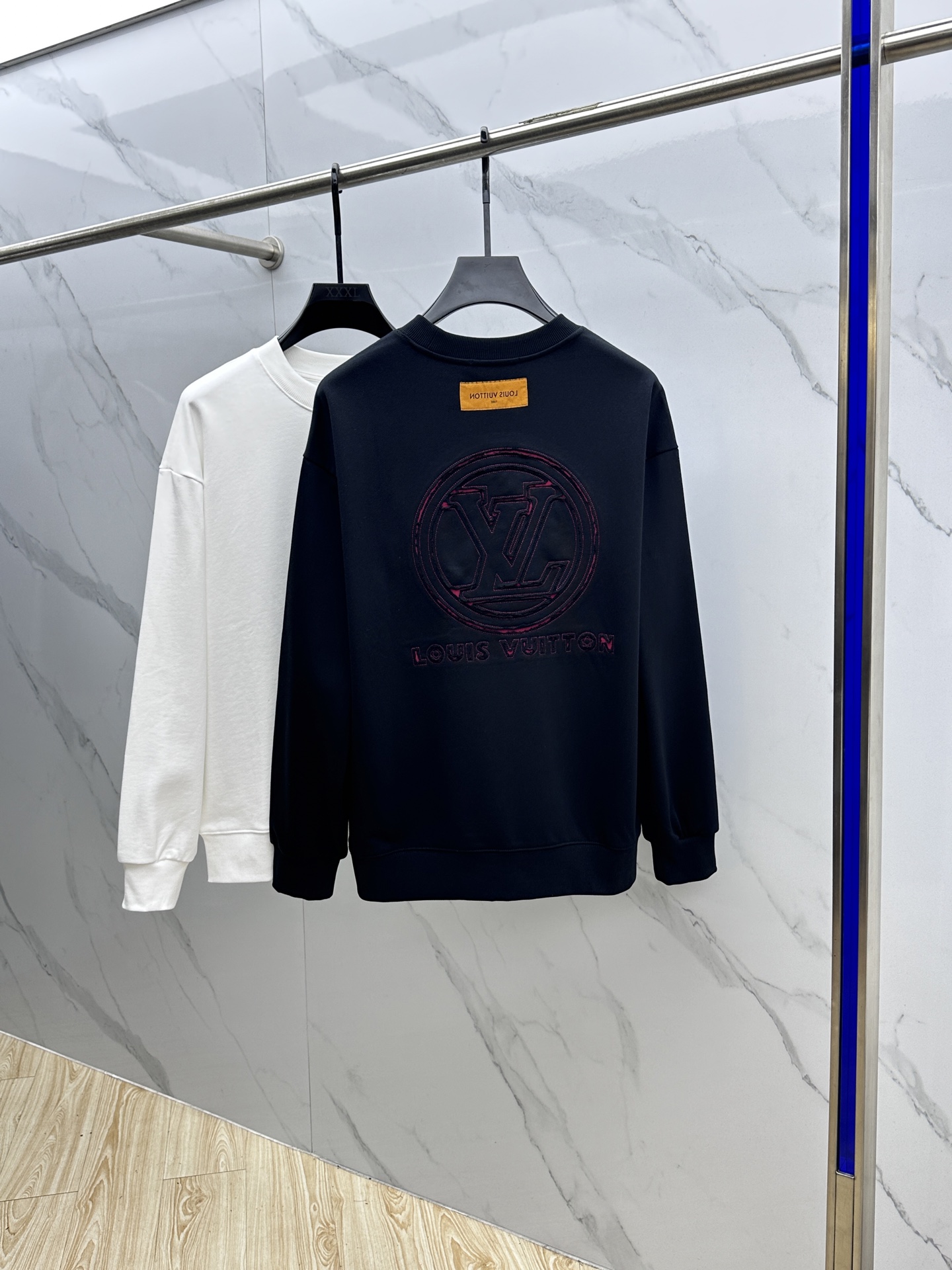 🆕1V*路易威登 前后幅乎剪烧花帖布磨烂刺绣🪡‼️圆领卫衣*定织定染420g毛毛圈全棉面料制成，面料手感