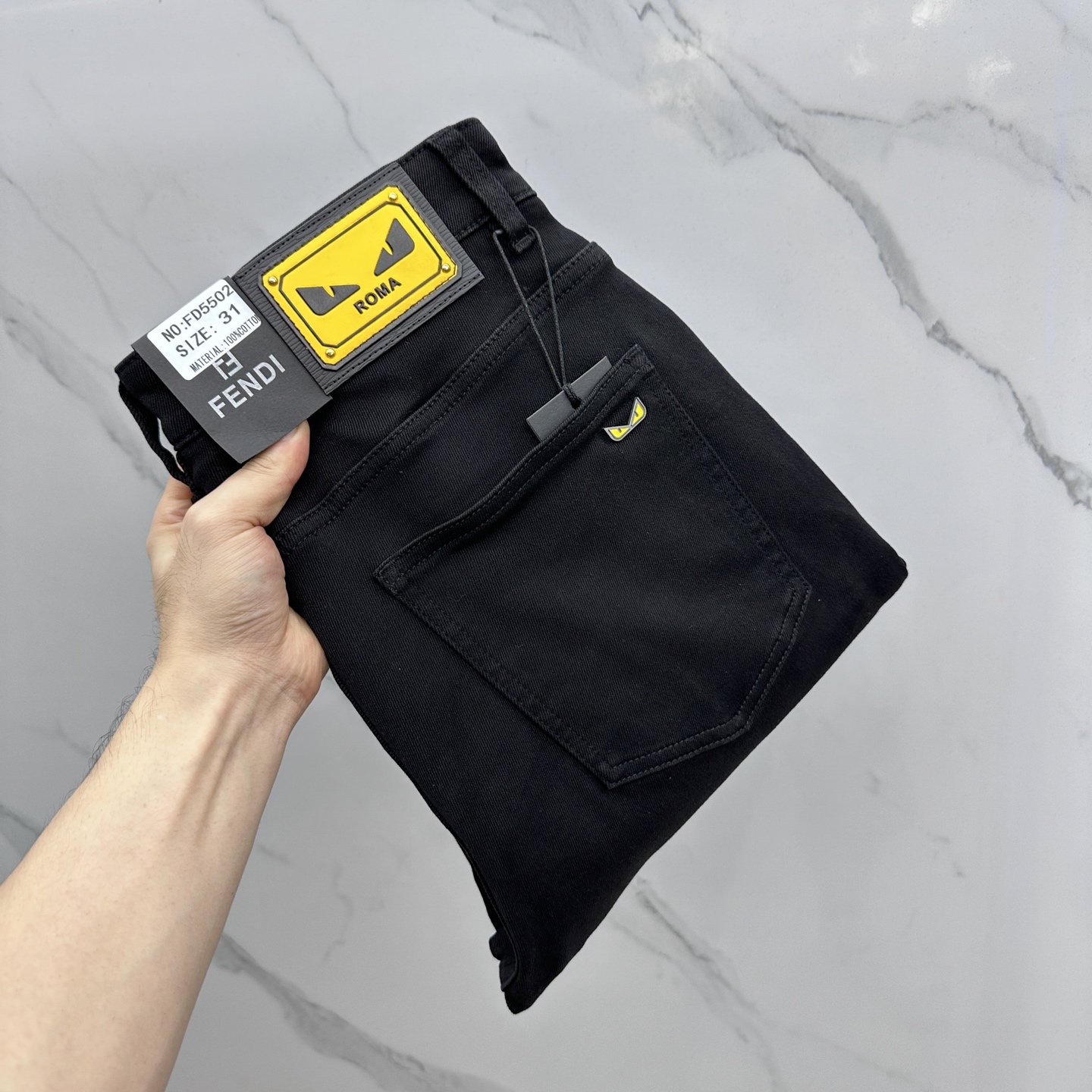 NO:522777,Fendi, high-end customization, the latest jeans in early autumn 2025, are released simultaneously on the counter, original custom reproduction, customer-supplied hardware and accessories, original quality, imported fixed-color denim fabric, heavy-industrial washing, fine workmanship and excellent upper body!  Selected single products, complete three standards, original AX single product, number 29-38 without 37,,fendi,fendi,jeans,alexander wang19860909Fendi芬迪 高端定制、2025早秋最新款牛仔裤 柜台同步发售 原版定制复刻 客供五金辅料 原单品质 进口固色牛仔面料 重工洗水 做工走线精细 上身绝佳！优选单品 三标齐全 AX原单出品 码数29-38无37,,fendi,fendi,jeans,alexander wang,Men's clothing