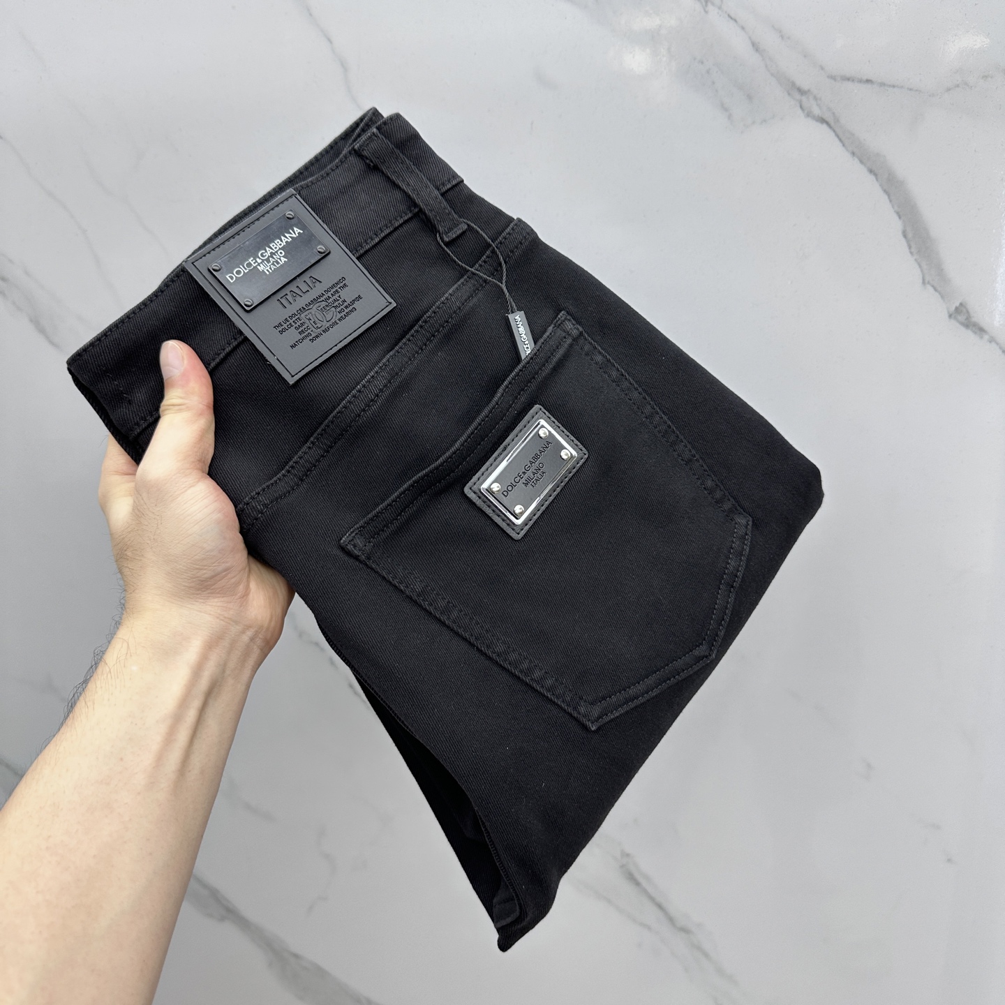 NO:522774,DG Dolce & Gabbana, high-end customization, the latest jeans in early autumn 2025, are released simultaneously on the counter, original custom reproduction, customer-supplied hardware and accessories, original quality, imported fixed-color denim fabric, heavy industry washing, fine workmanship and excellent upper body!  Selected single products, complete three standards, original AX single product, number 29-38 without 37, Dolce & Gabbana, jeans, alexander wang19860909DG杜嘉班纳 高端定制、2025早秋最新款牛仔裤 柜台同步发售 原版定制复刻 客供五金辅料 原单品质 进口固色牛仔面料 重工洗水 做工走线精细 上身绝佳！优选单品 三标齐全 AX原单出品 码数29-38无37,,Dolce&Gabbana,jeans,alexander wang,Men's clothing