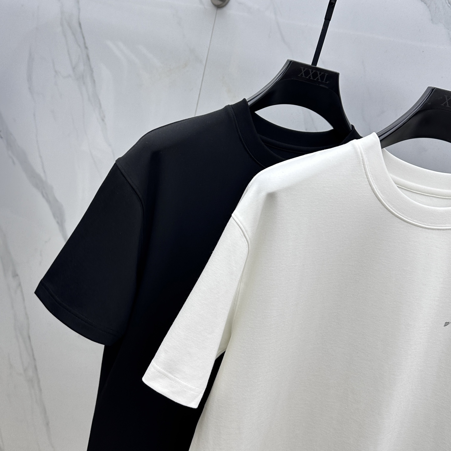 🆕ARCTERY*始祖鸟 2025SS秋季新款短袖打底T 恤，以当季色调传递典雅韵味，成就日常搭配佳选。