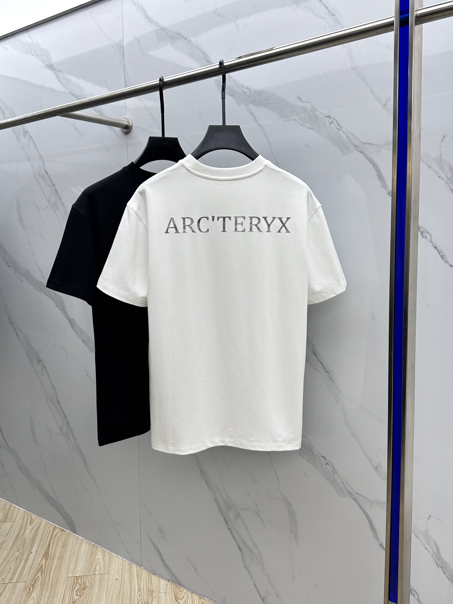 🆕ARCTERY*始祖鸟 2025SS秋季新款短袖打底T 恤，以当季色调传递典雅韵味，成就日常搭配佳选。