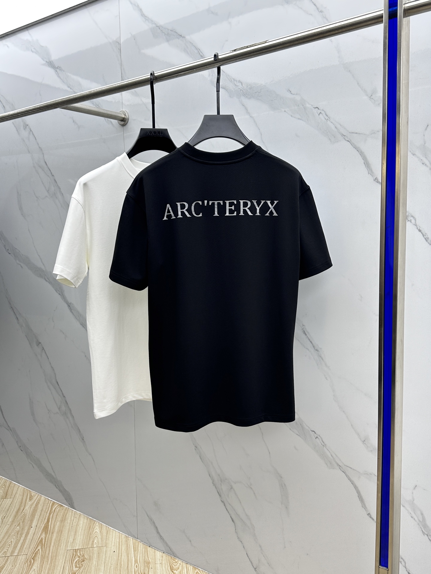 🆕ARCTERY*始祖鸟 2025SS秋季新款短袖打底T 恤，以当季色调传递典雅韵味，成就日常搭配佳选。