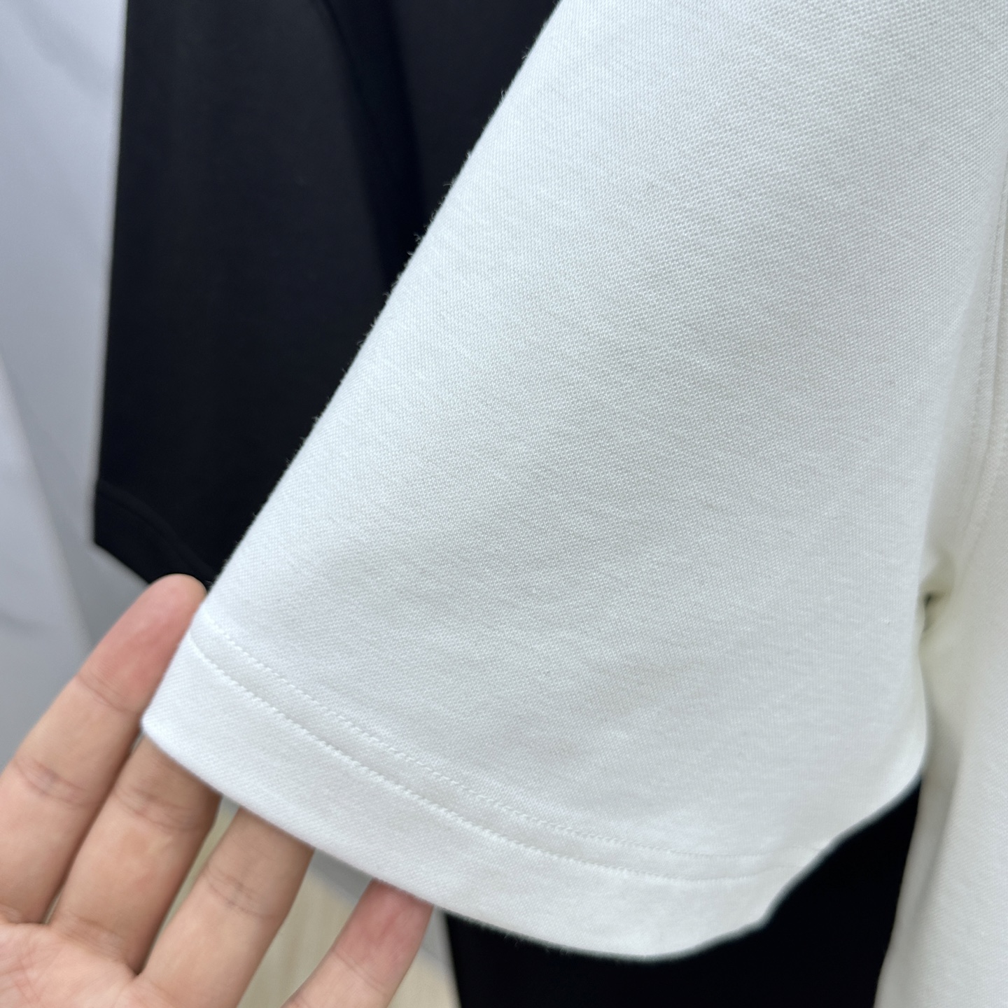 🆕CH*克罗心 2025SS秋季新款短袖打底T 恤，以当季色调传递典雅韵味，成就日常搭配佳选。胸前log