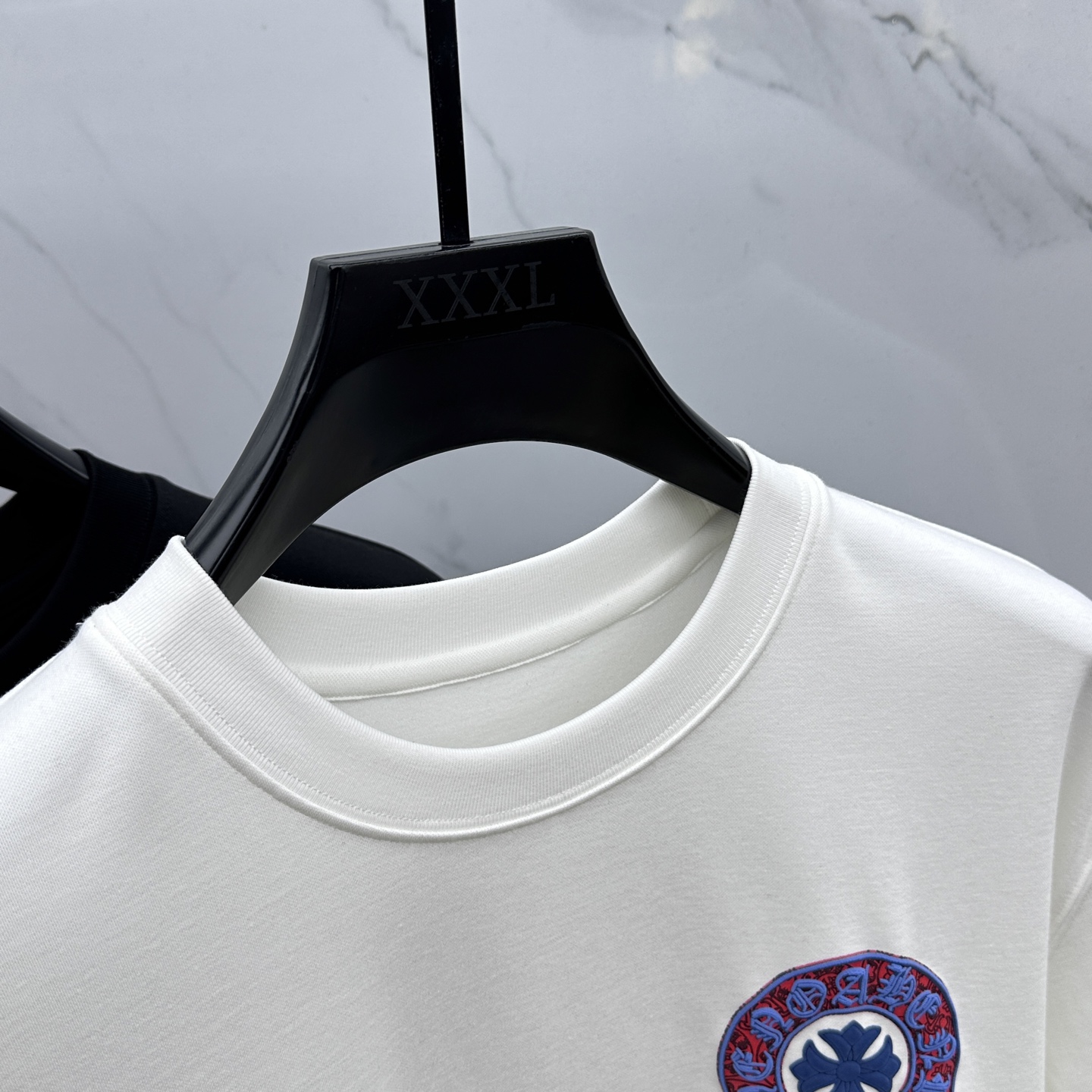 🆕CH*克罗心 2025SS秋季新款短袖打底T 恤，以当季色调传递典雅韵味，成就日常搭配佳选。胸前log