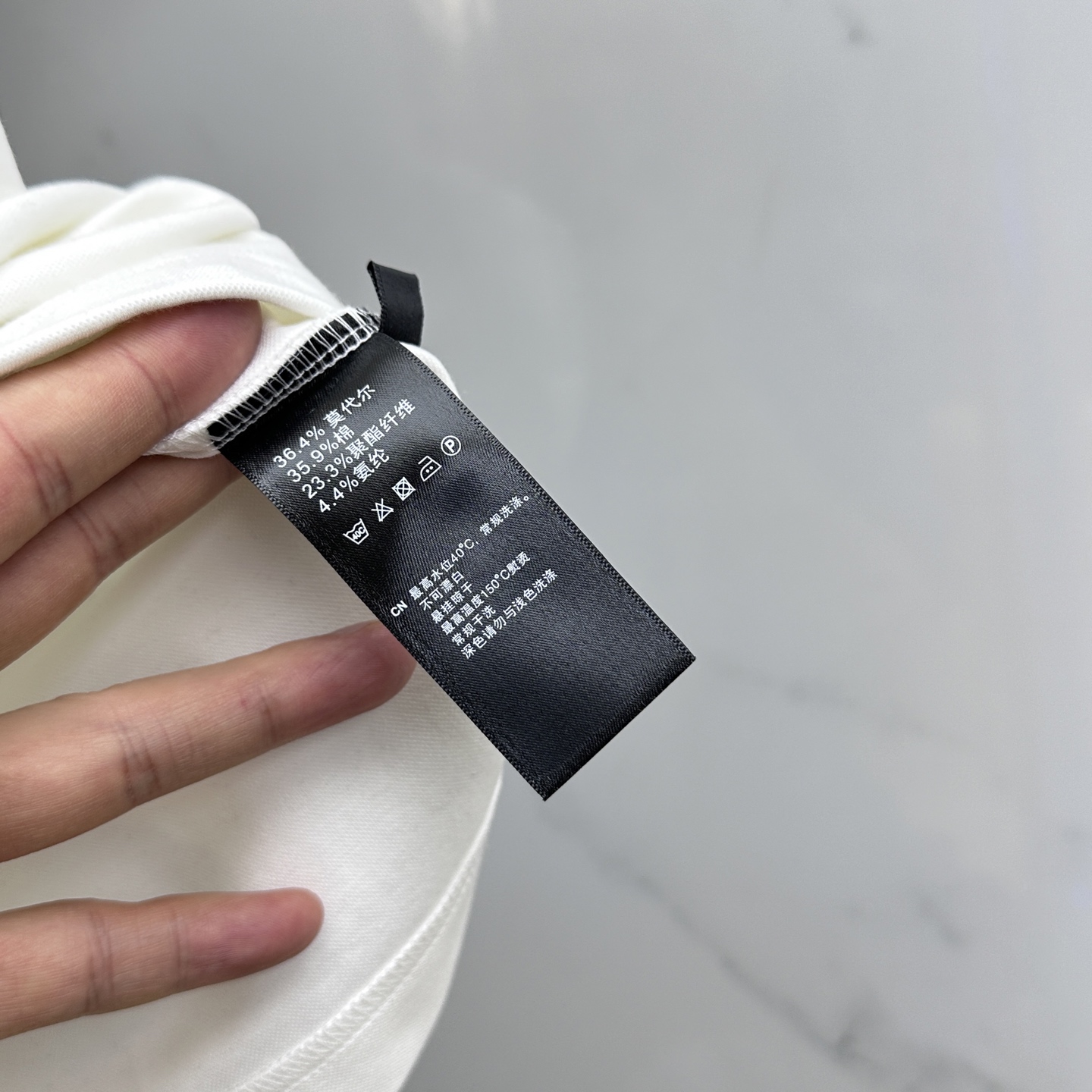 🆕CH*克罗心 2025SS秋季新款短袖打底T 恤，以当季色调传递典雅韵味，成就日常搭配佳选。胸前log