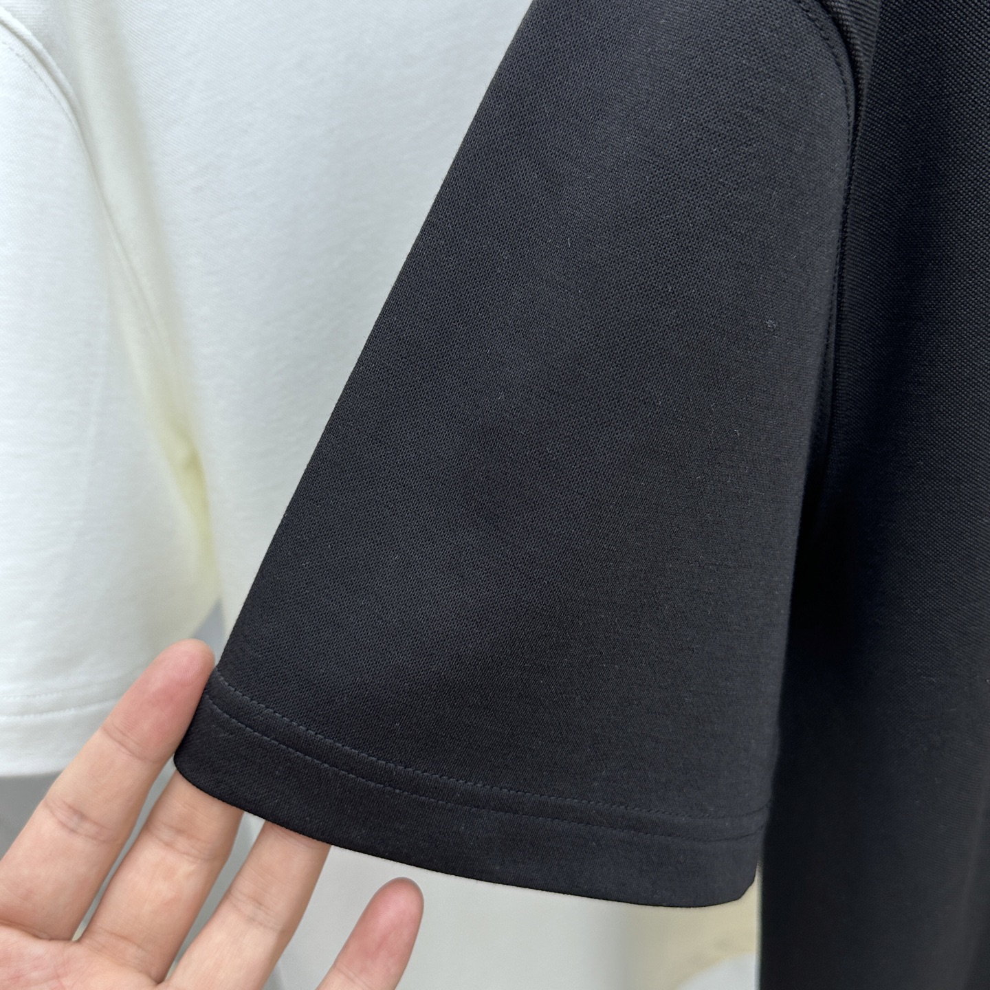 🆕CH*克罗心 2025SS秋季新款短袖打底T 恤，以当季色调传递典雅韵味，成就日常搭配佳选。胸前log